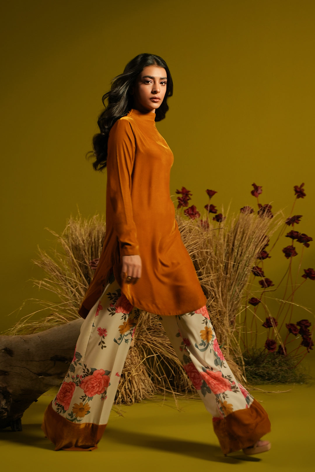 https://cdn.shopify.com/s/files/1/0611/8585/1568/files/W.FW23.226.T-3.jpg?v=1736335722