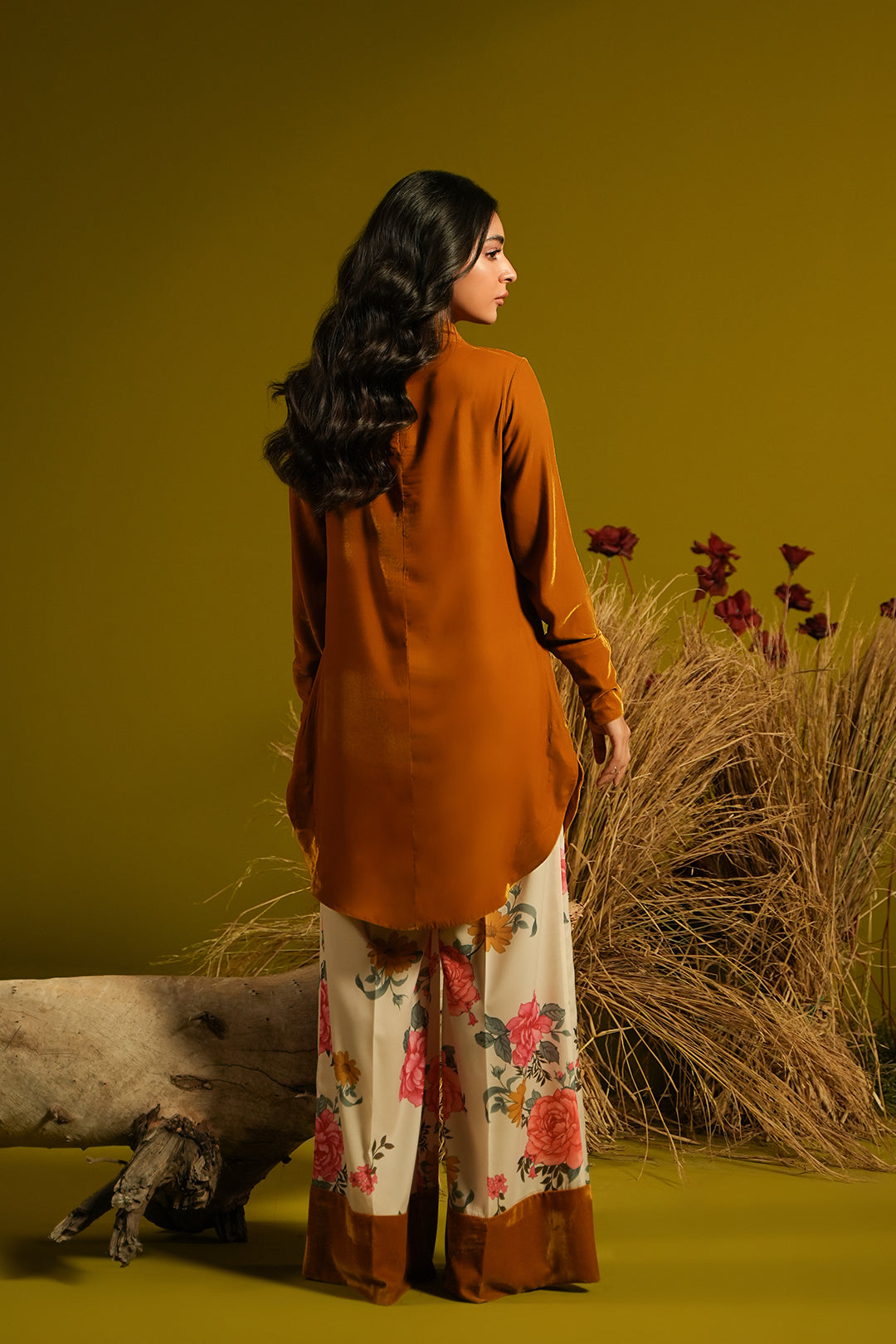 https://cdn.shopify.com/s/files/1/0611/8585/1568/files/W.FW23.226.T-4.jpg?v=1736335722
