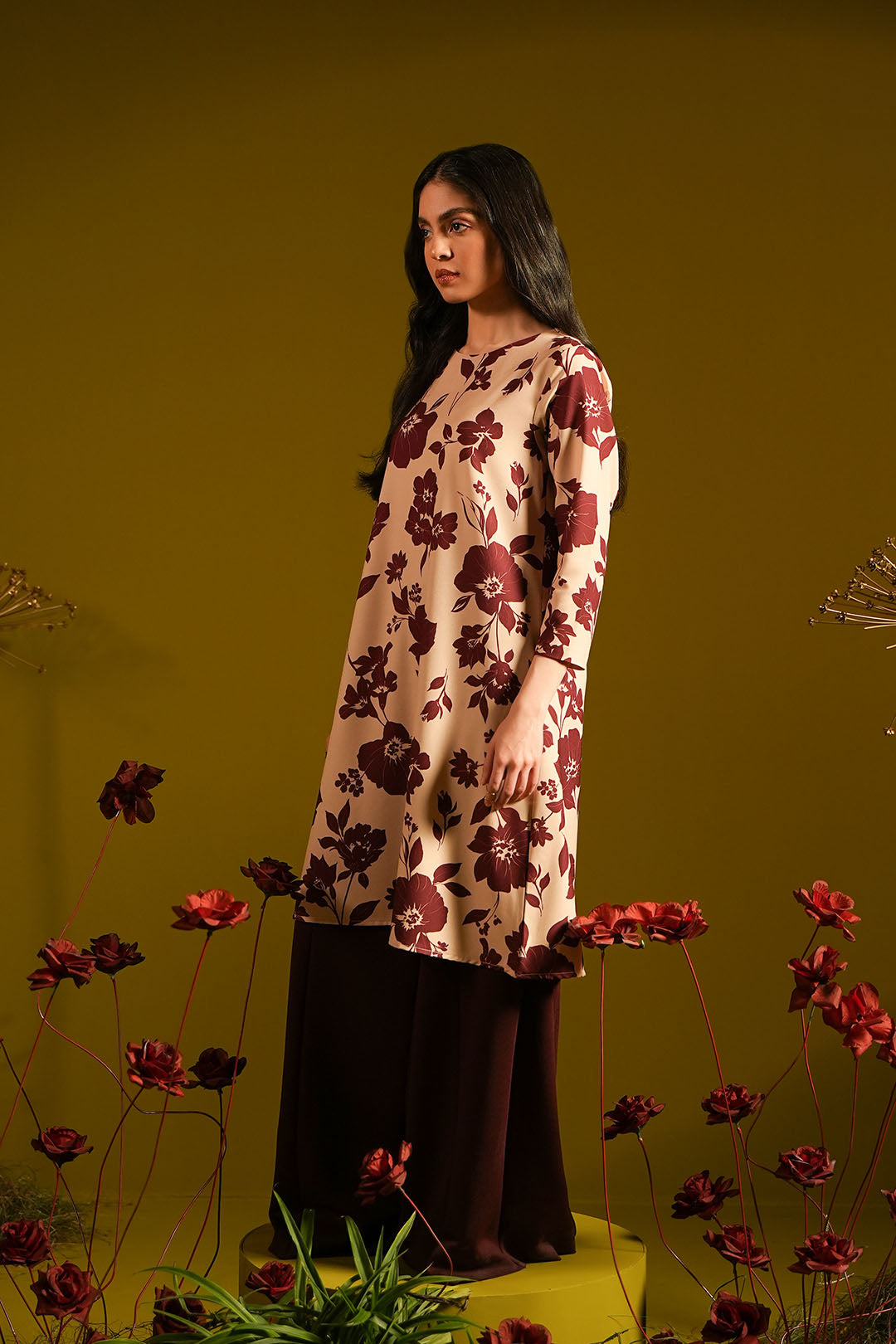 https://cdn.shopify.com/s/files/1/0611/8585/1568/files/W.FW23.238.T-3.jpg?v=1736335711