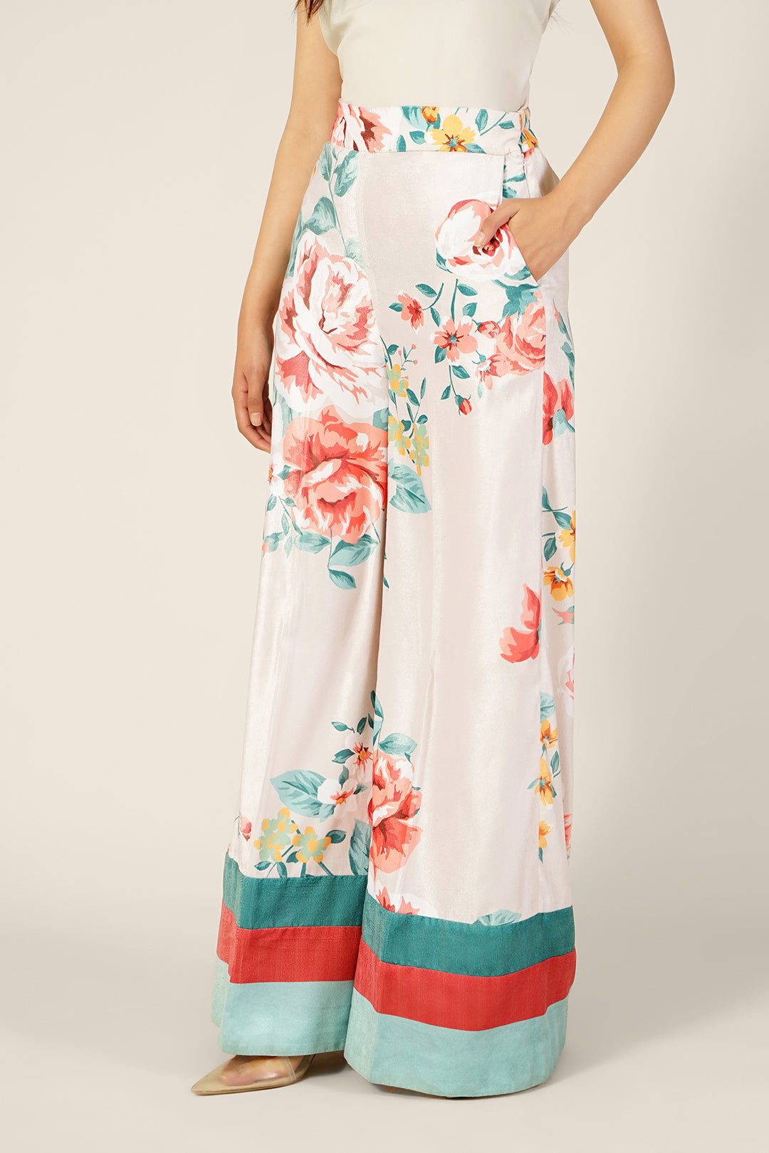 https://cdn.shopify.com/s/files/1/0611/8585/1568/files/W.FW23.241.P-1.jpg?v=1736335727