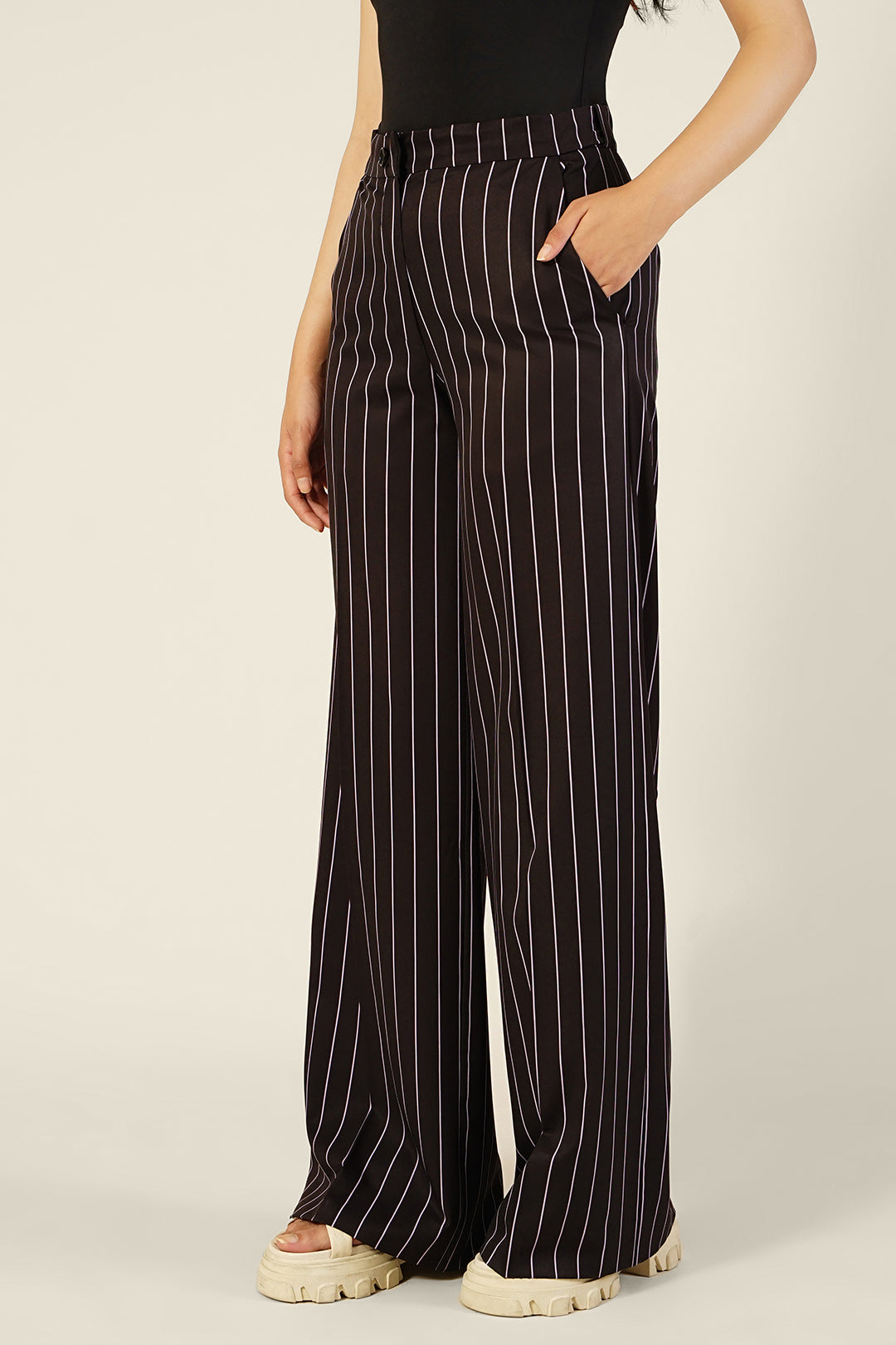 https://cdn.shopify.com/s/files/1/0611/8585/1568/files/W.FW23.260.P-1.jpg?v=1736335474