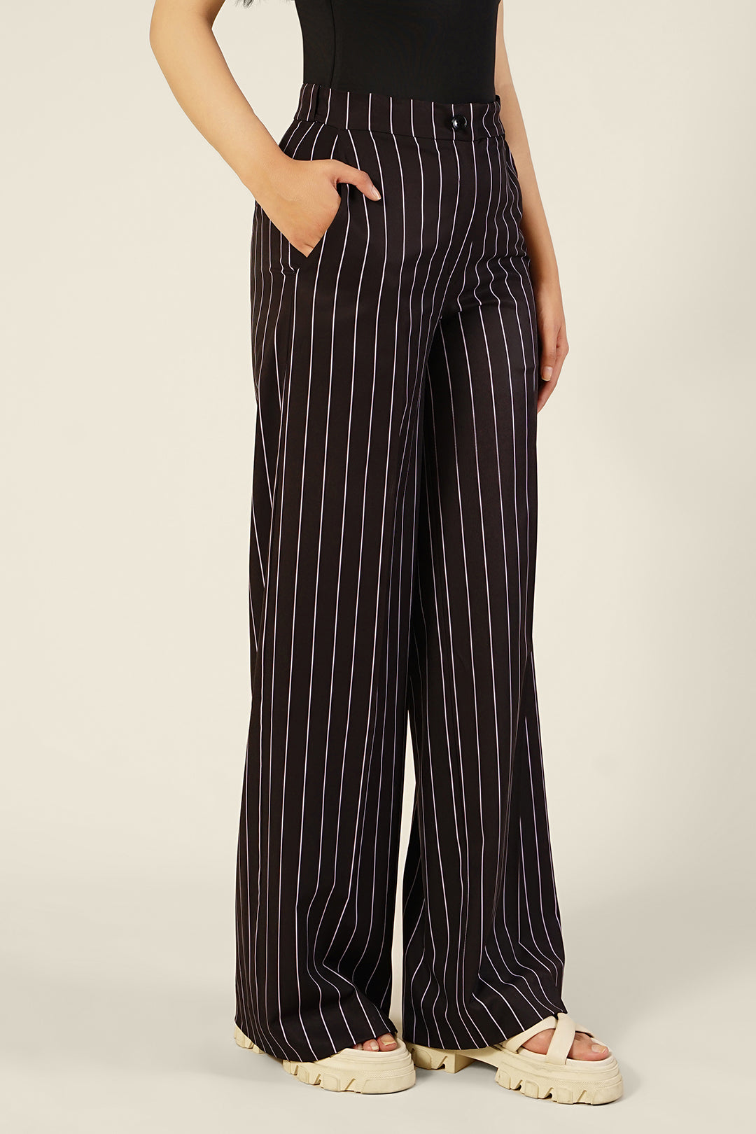 https://cdn.shopify.com/s/files/1/0611/8585/1568/files/W.FW23.260.P-2.jpg?v=1736335474