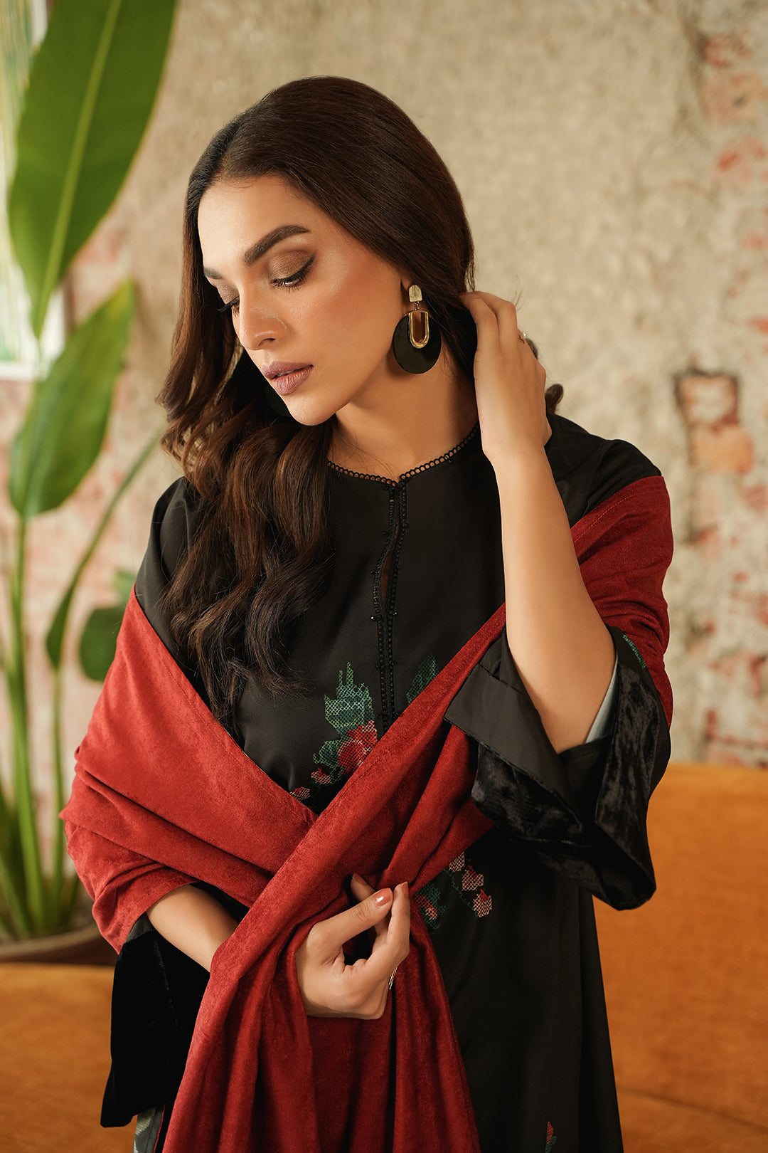 https://cdn.shopify.com/s/files/1/0611/8585/1568/files/W.FW23.275.T-3.jpg?v=1736335688