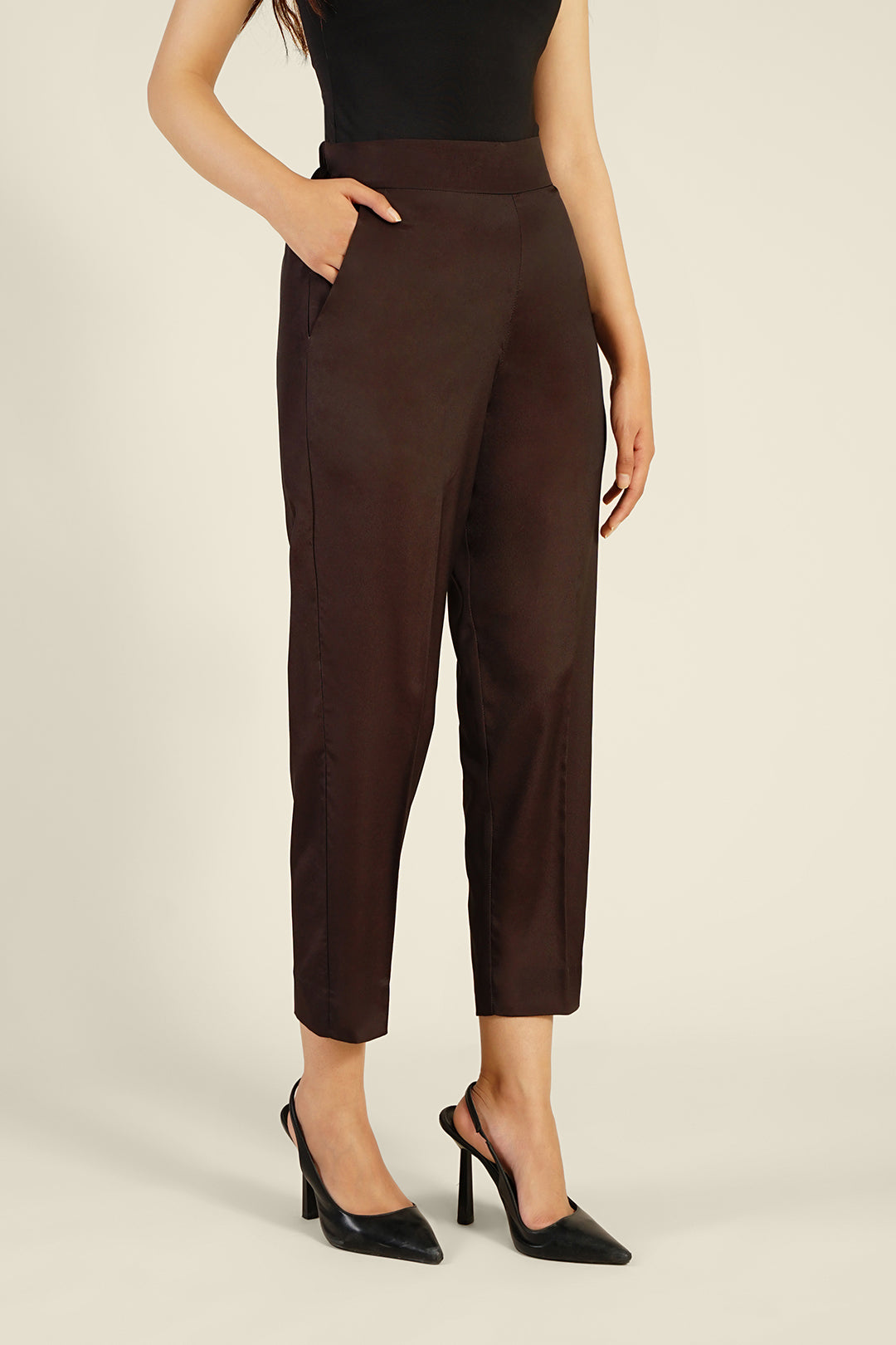 https://cdn.shopify.com/s/files/1/0611/8585/1568/files/W.FW23.279.P-2.jpg?v=1736335677