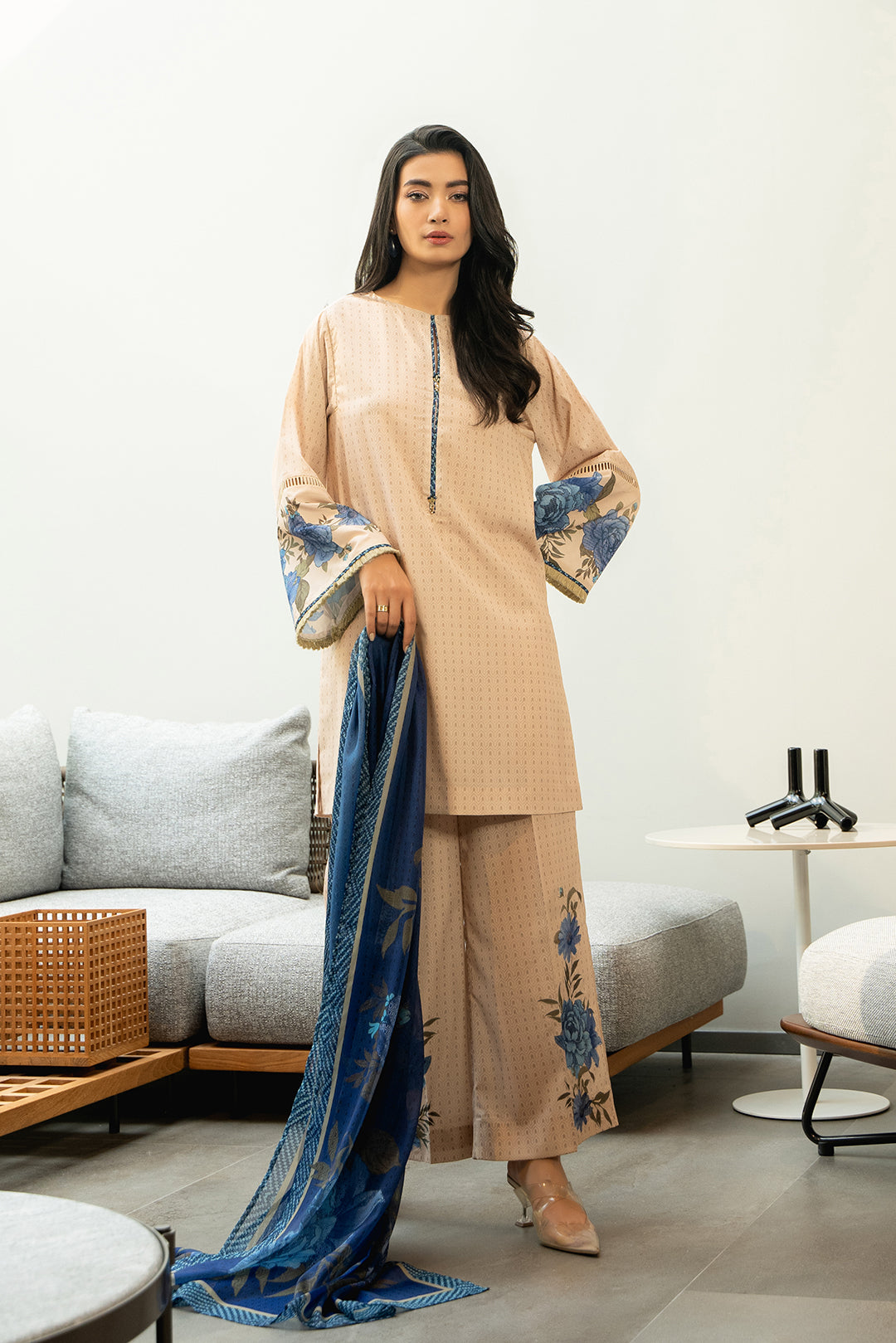 https://cdn.shopify.com/s/files/1/0611/8585/1568/files/W.FW23.301.T-1.jpg?v=1736335535