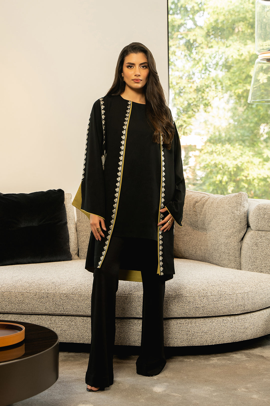 https://cdn.shopify.com/s/files/1/0611/8585/1568/files/W.FW23.304.T-1.jpg?v=1736335531
