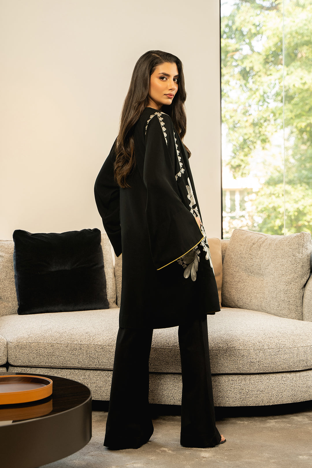 https://cdn.shopify.com/s/files/1/0611/8585/1568/files/W.FW23.304.T-4.jpg?v=1736335532