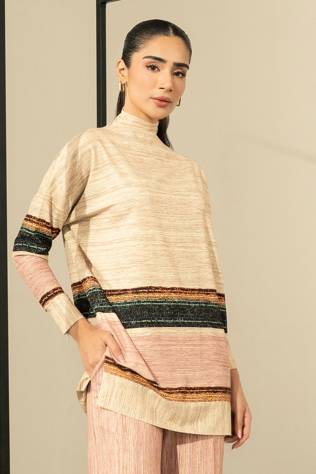 https://cdn.shopify.com/s/files/1/0611/8585/1568/files/W.FW23.371.T-2.jpg?v=1736335617