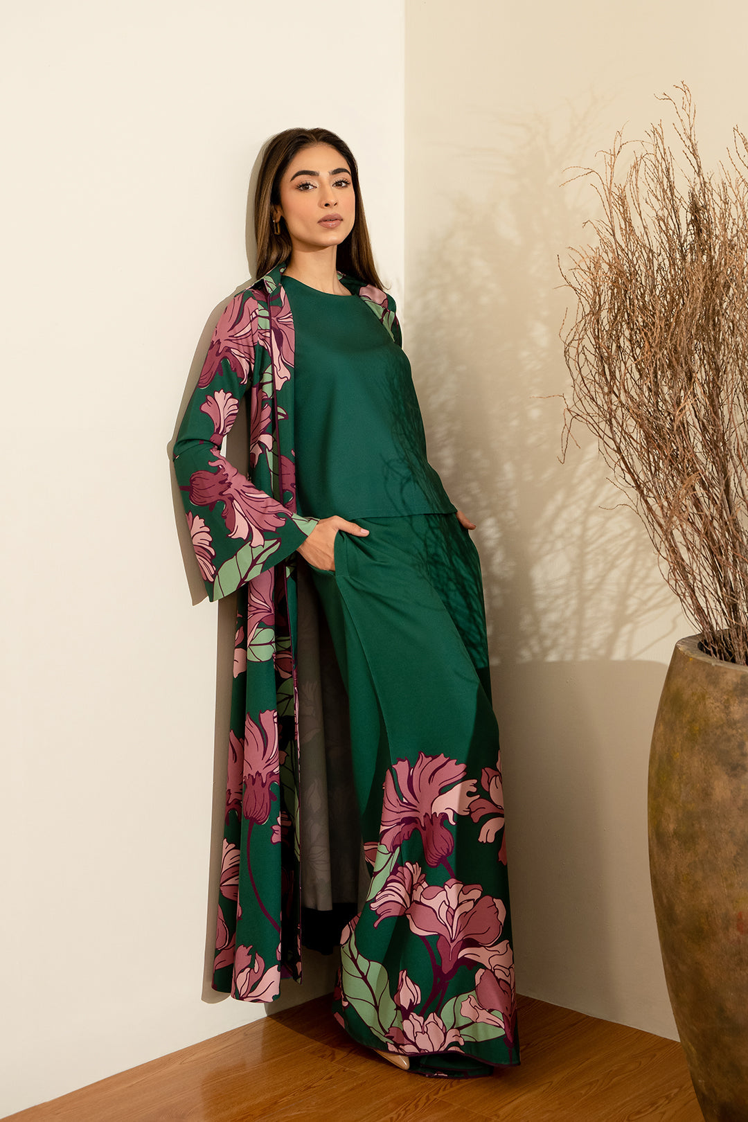 https://cdn.shopify.com/s/files/1/0611/8585/1568/files/W.FW23.385.T-1.jpg?v=1736335499