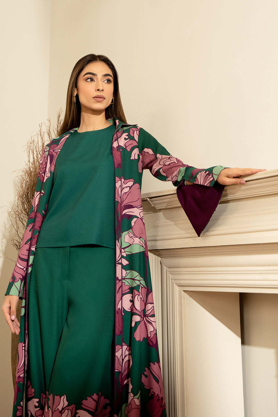 https://cdn.shopify.com/s/files/1/0611/8585/1568/files/W.FW23.385.T-2.jpg?v=1736335499