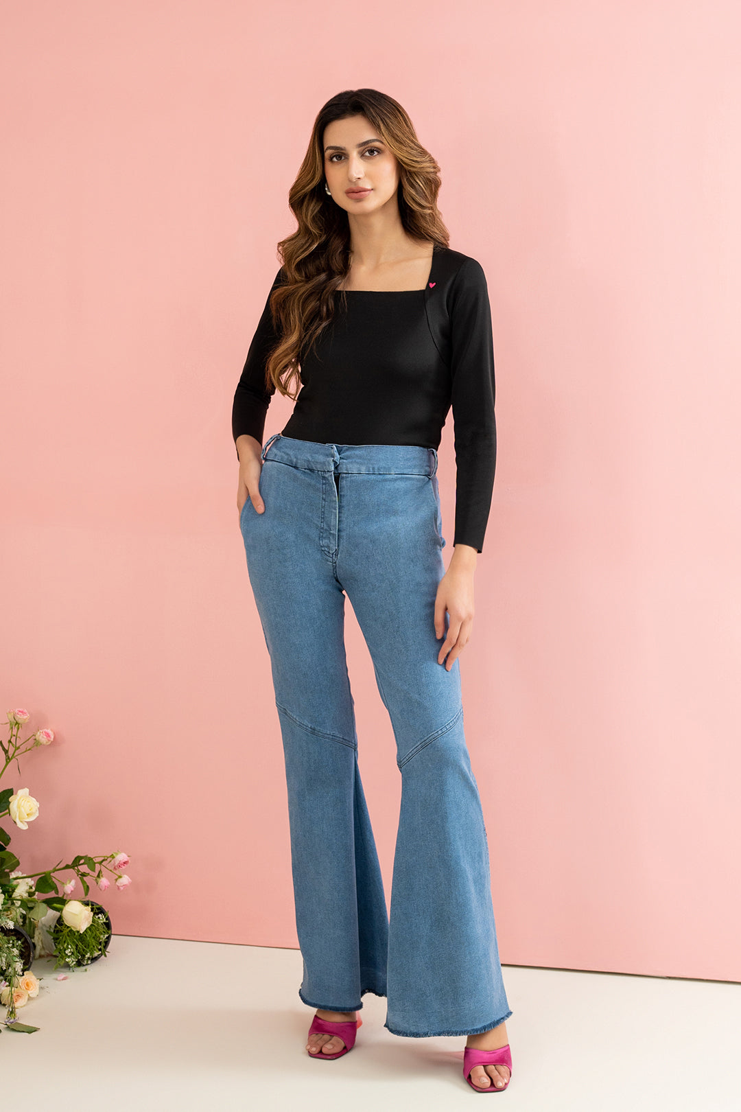 https://cdn.shopify.com/s/files/1/0611/8585/1568/files/W.FW24.058.T-1.jpg?v=1736335421