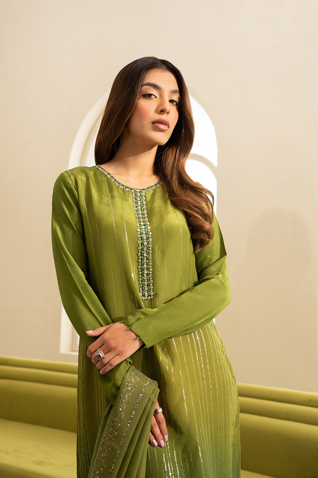 https://cdn.shopify.com/s/files/1/0611/8585/1568/files/W.FW24.065.T-2.jpg?v=1736335369