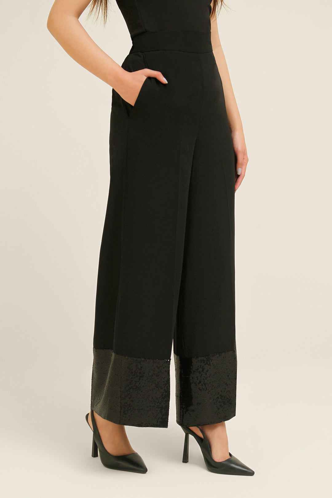 https://cdn.shopify.com/s/files/1/0611/8585/1568/files/W.FW24.072.P-1.jpg?v=1736335382