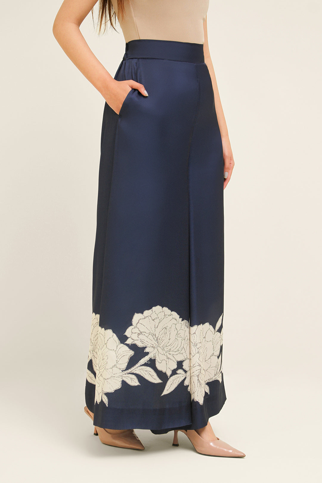 https://cdn.shopify.com/s/files/1/0611/8585/1568/files/W.FW24.073.P-2.jpg?v=1736335381
