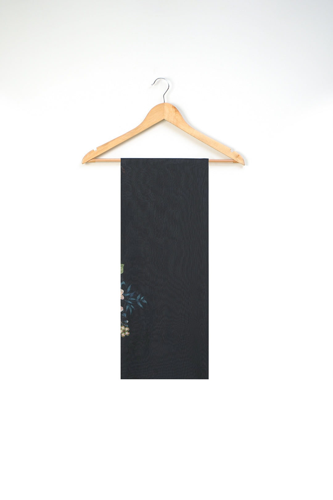 https://cdn.shopify.com/s/files/1/0611/8585/1568/files/W.FW24.086.T-2.jpg?v=1736335383