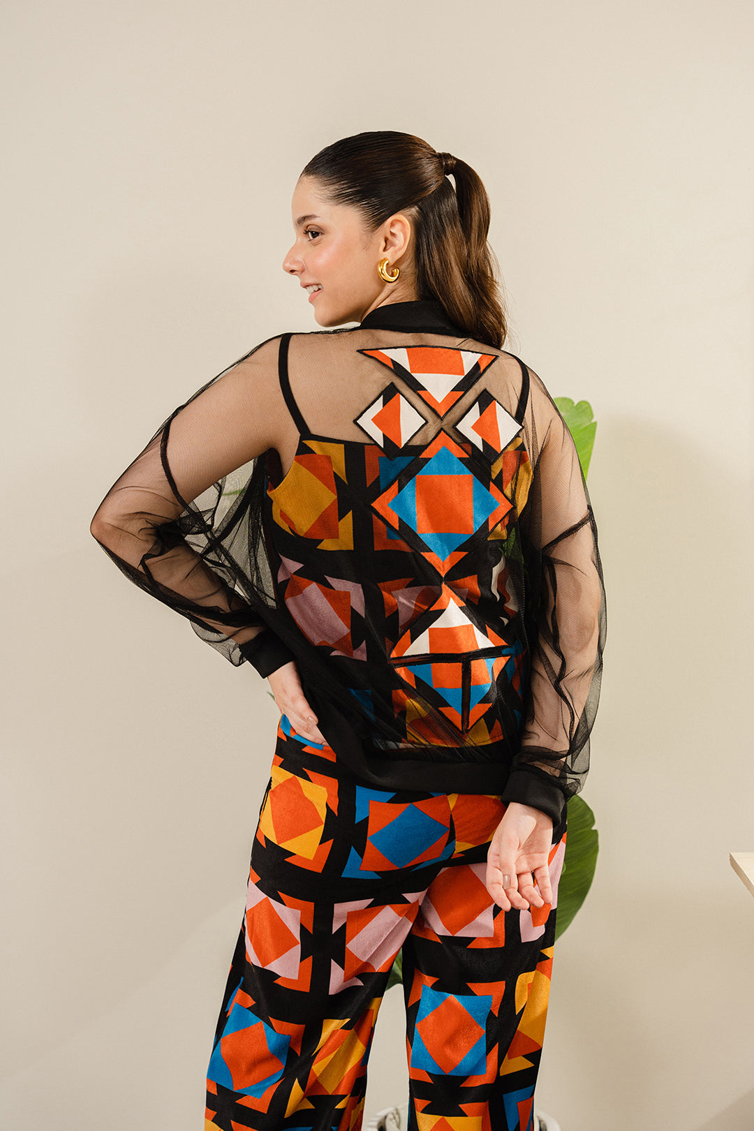 https://cdn.shopify.com/s/files/1/0611/8585/1568/files/W.FW24.090.T-4.jpg?v=1736334422