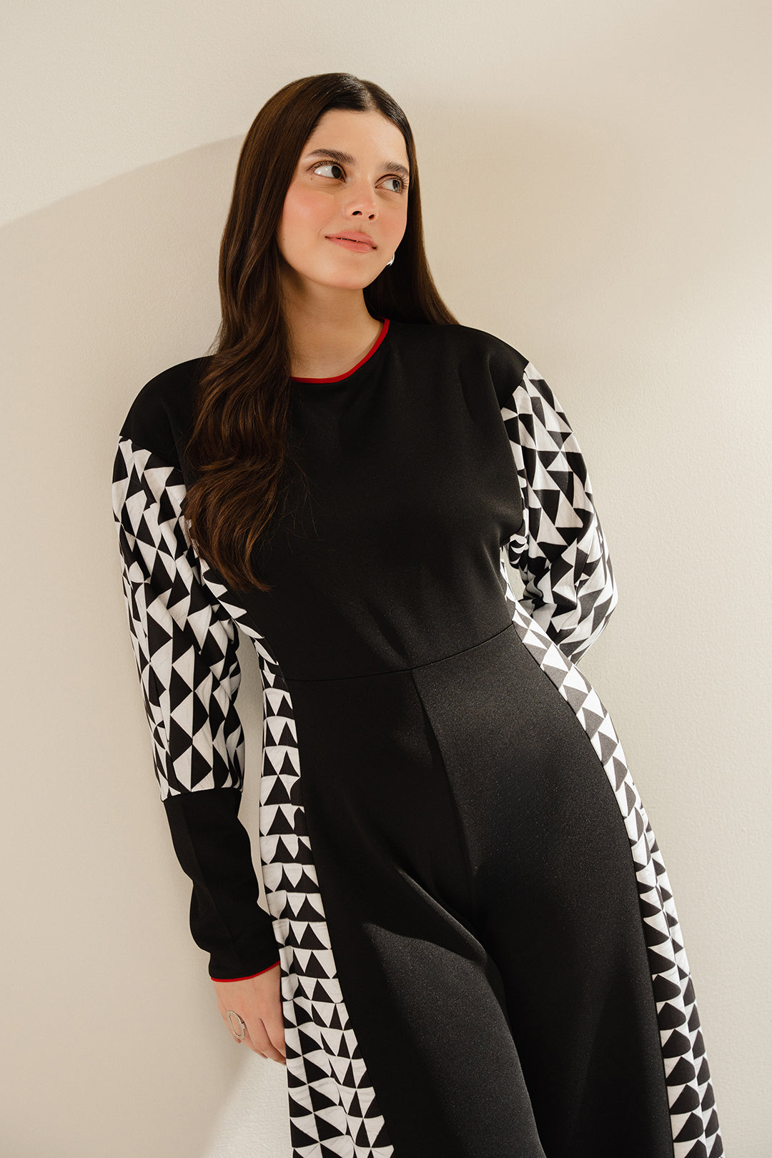 https://cdn.shopify.com/s/files/1/0611/8585/1568/files/W.FW24.099.T-2.jpg?v=1736334412