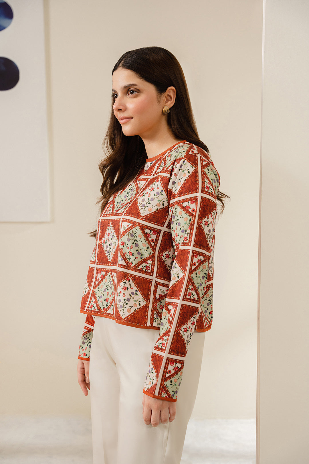 https://cdn.shopify.com/s/files/1/0611/8585/1568/files/W.FW24.100.T-3.jpg?v=1736334411