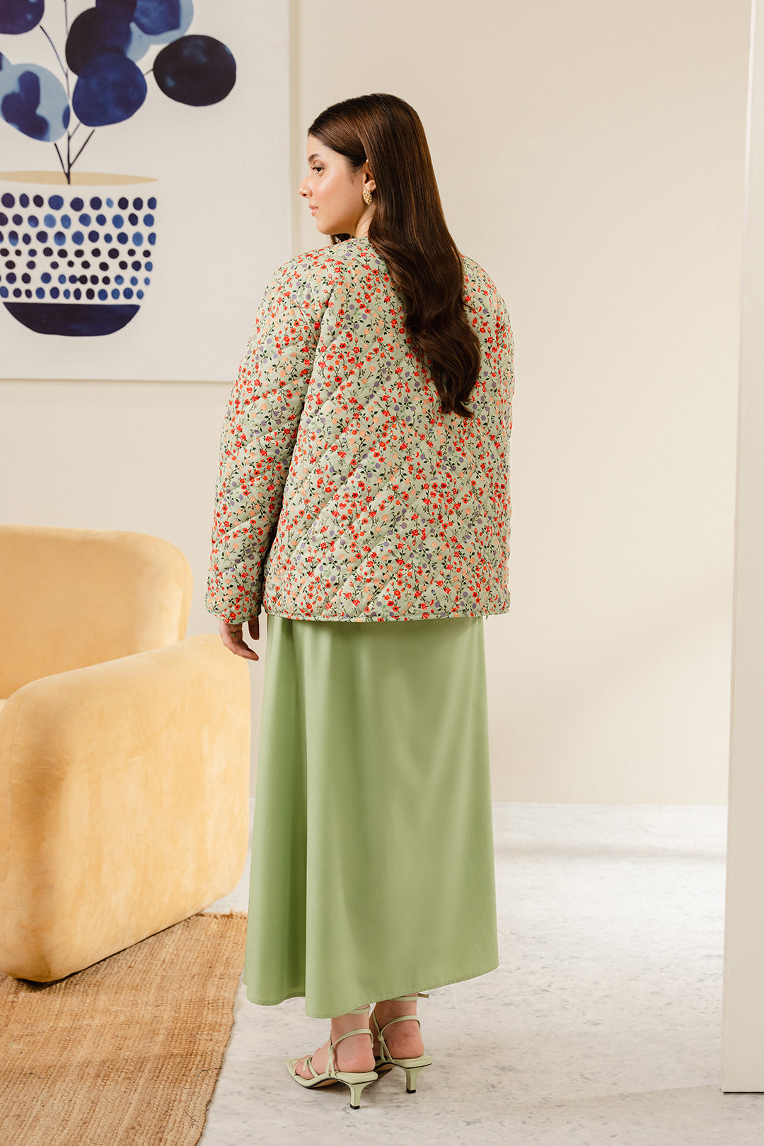https://cdn.shopify.com/s/files/1/0611/8585/1568/files/W.FW24.101.T-4.jpg?v=1736334410