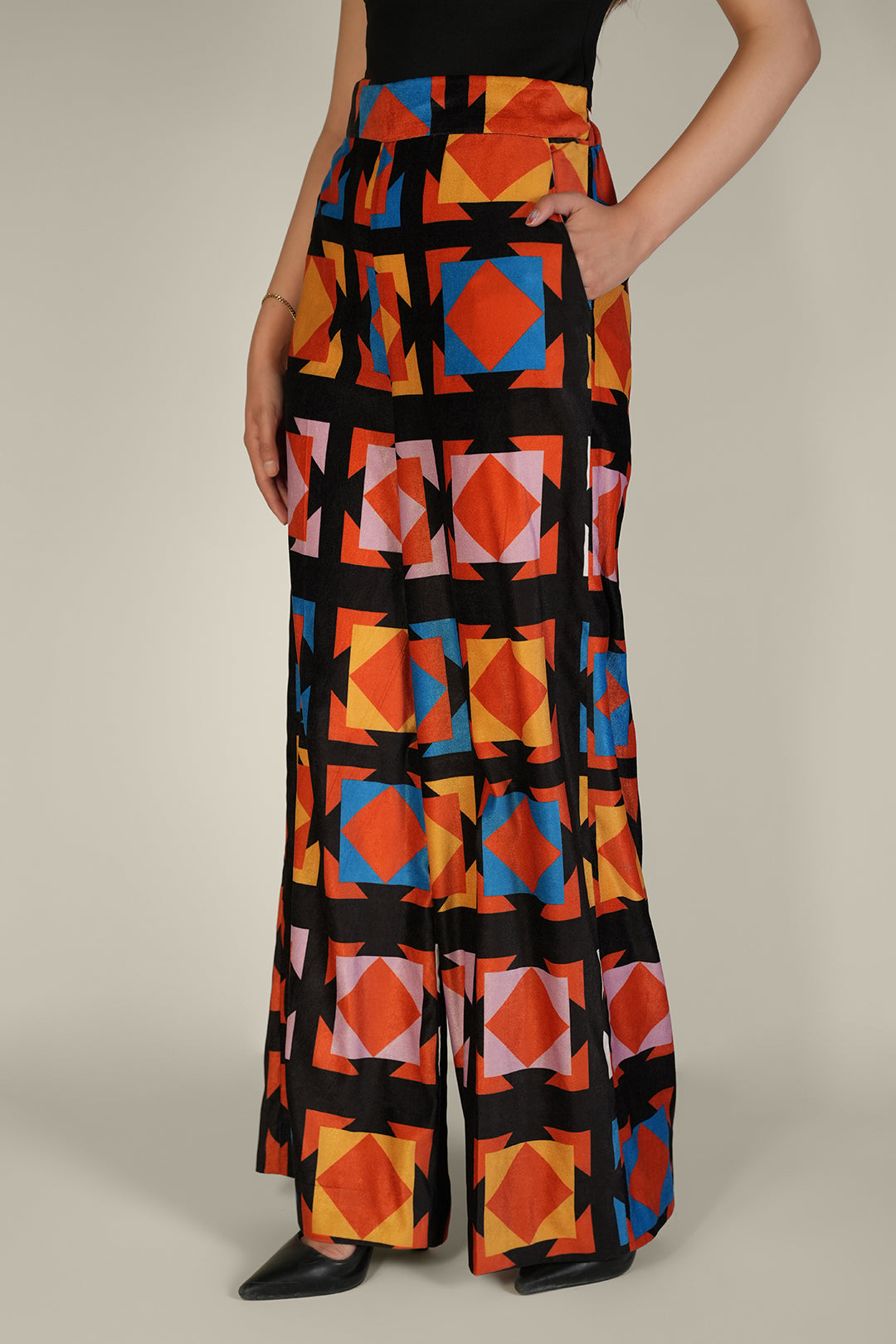https://cdn.shopify.com/s/files/1/0611/8585/1568/files/W.FW24.105.P-1.jpg?v=1736334425