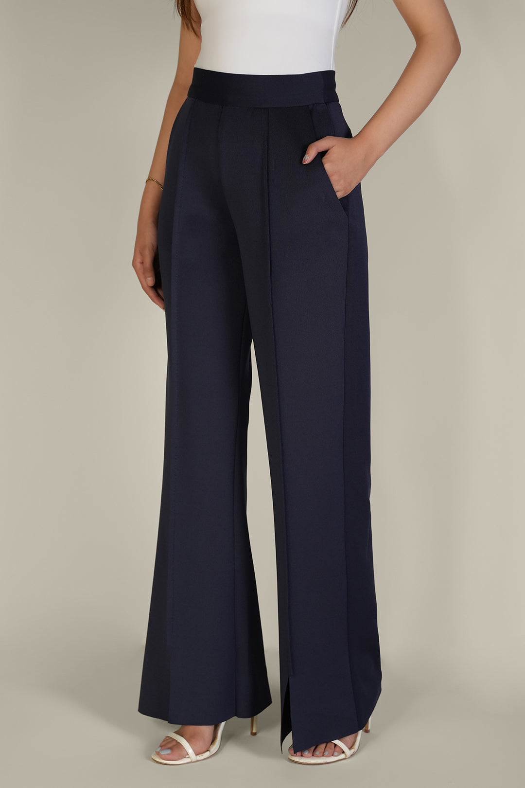 https://cdn.shopify.com/s/files/1/0611/8585/1568/files/W.FW24.106.P-1.jpg?v=1736334424
