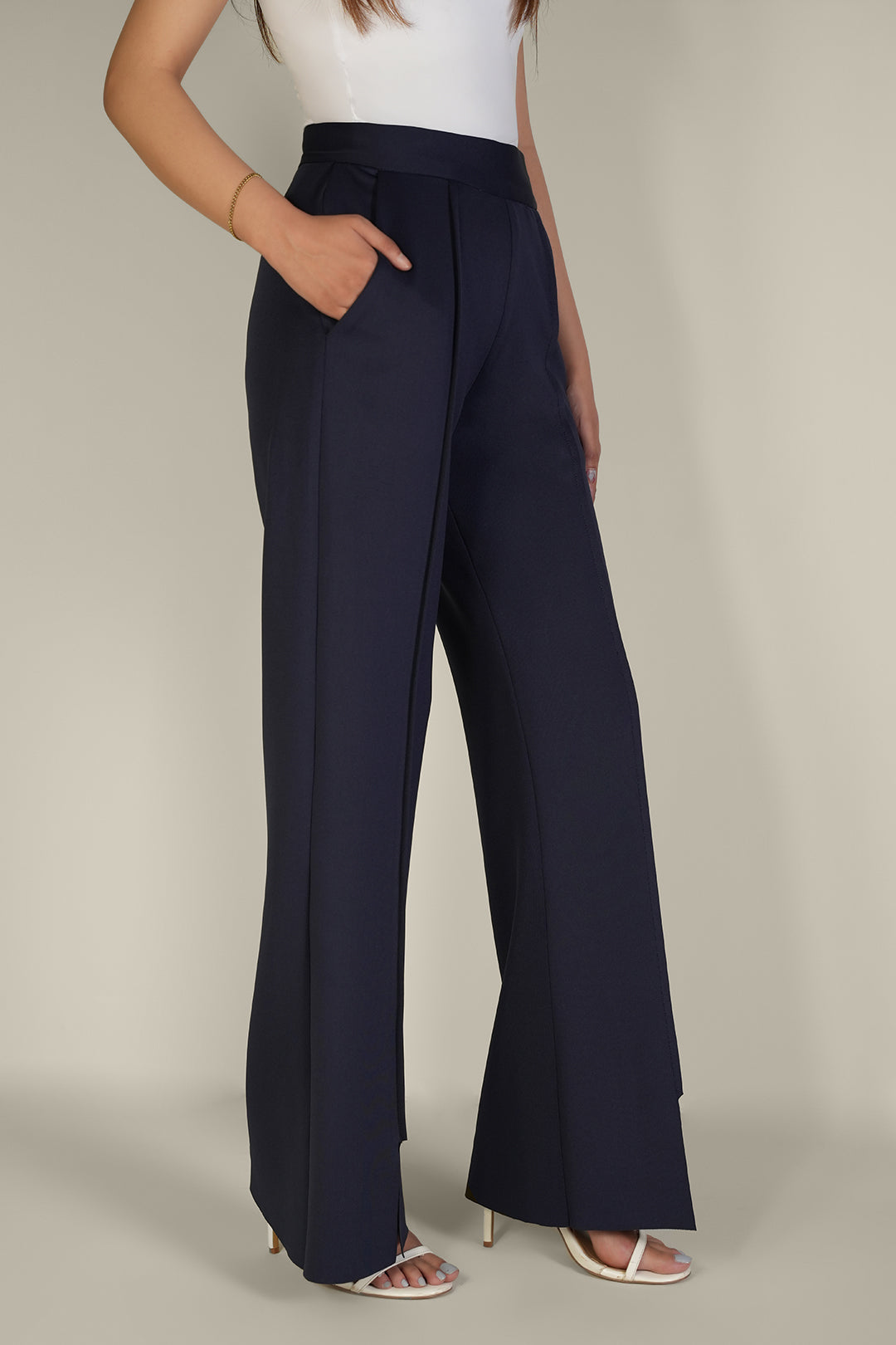 https://cdn.shopify.com/s/files/1/0611/8585/1568/files/W.FW24.106.P-2.jpg?v=1736334424
