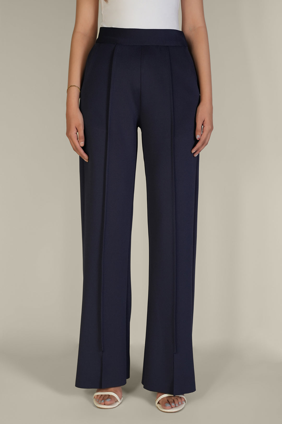 https://cdn.shopify.com/s/files/1/0611/8585/1568/files/W.FW24.106.P-3.jpg?v=1736334424