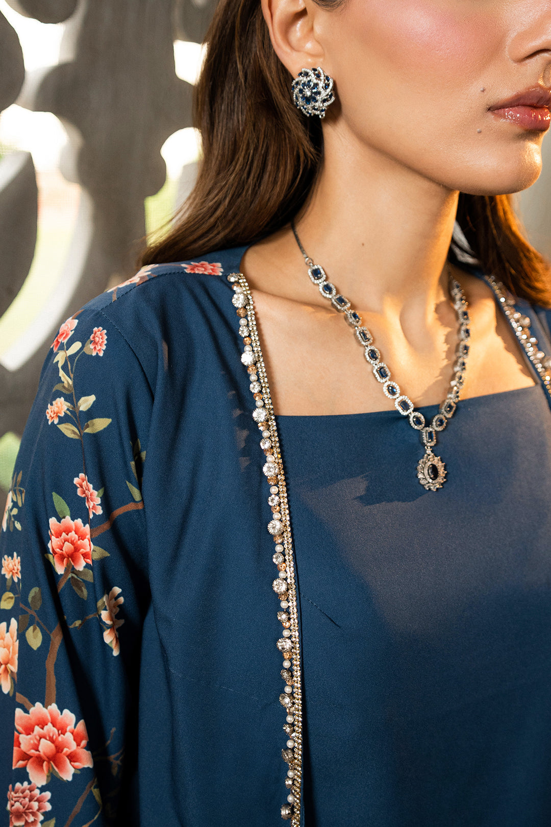 https://cdn.shopify.com/s/files/1/0611/8585/1568/files/W.FW24.118.T-2.jpg?v=1736334369