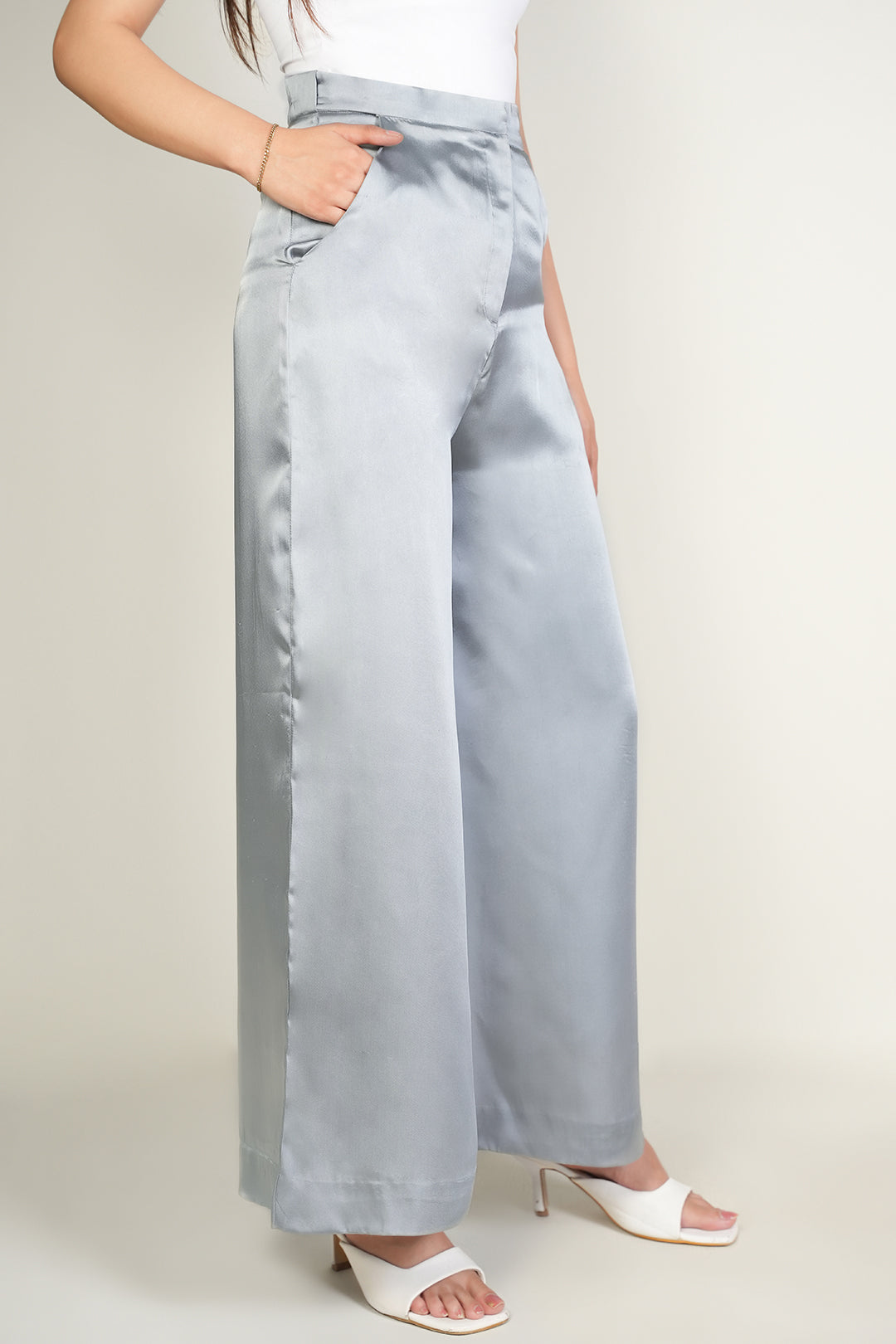 https://cdn.shopify.com/s/files/1/0611/8585/1568/files/W.FW24.124.P-2.jpg?v=1736334393
