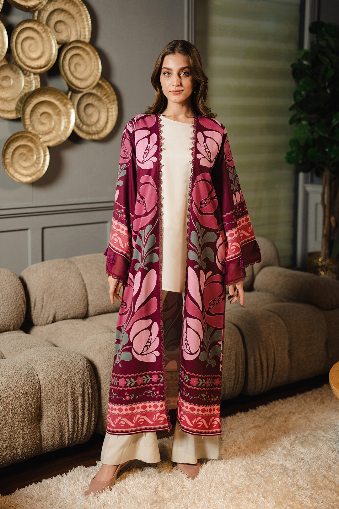 https://cdn.shopify.com/s/files/1/0611/8585/1568/files/W.FW24.193.T-1.jpg?v=1736334316