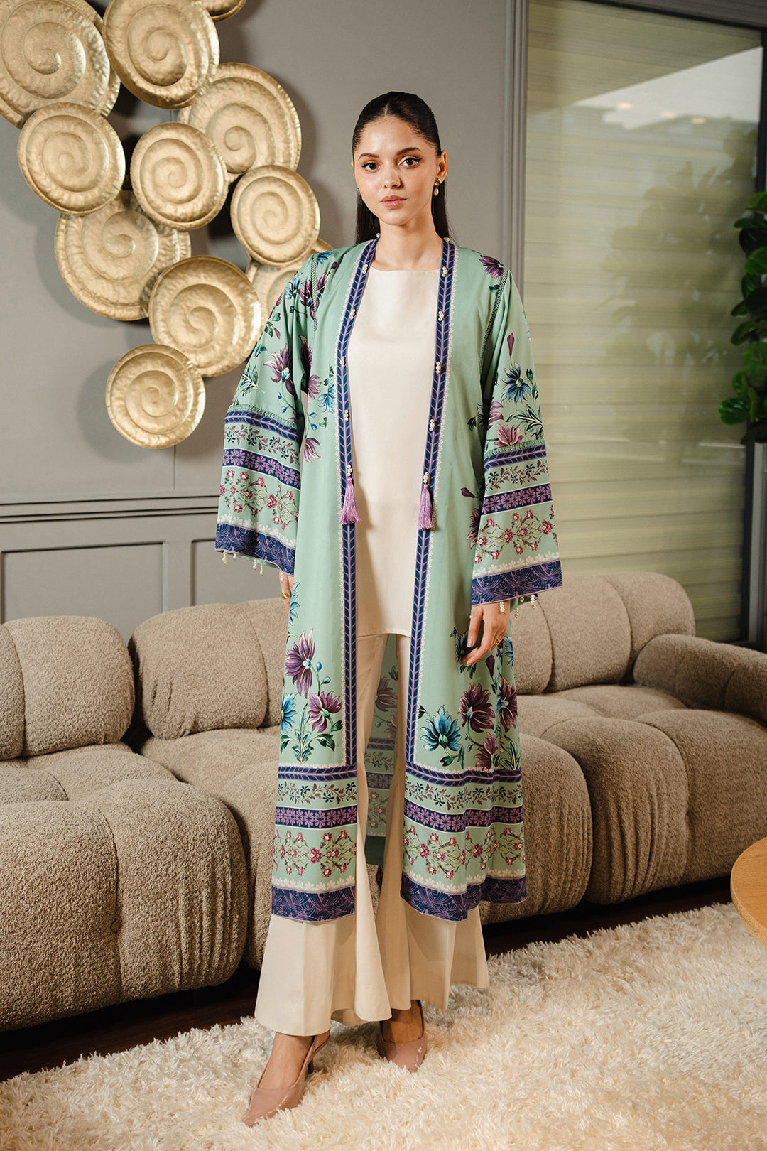 https://cdn.shopify.com/s/files/1/0611/8585/1568/files/W.FW24.194.T-1.jpg?v=1736334315