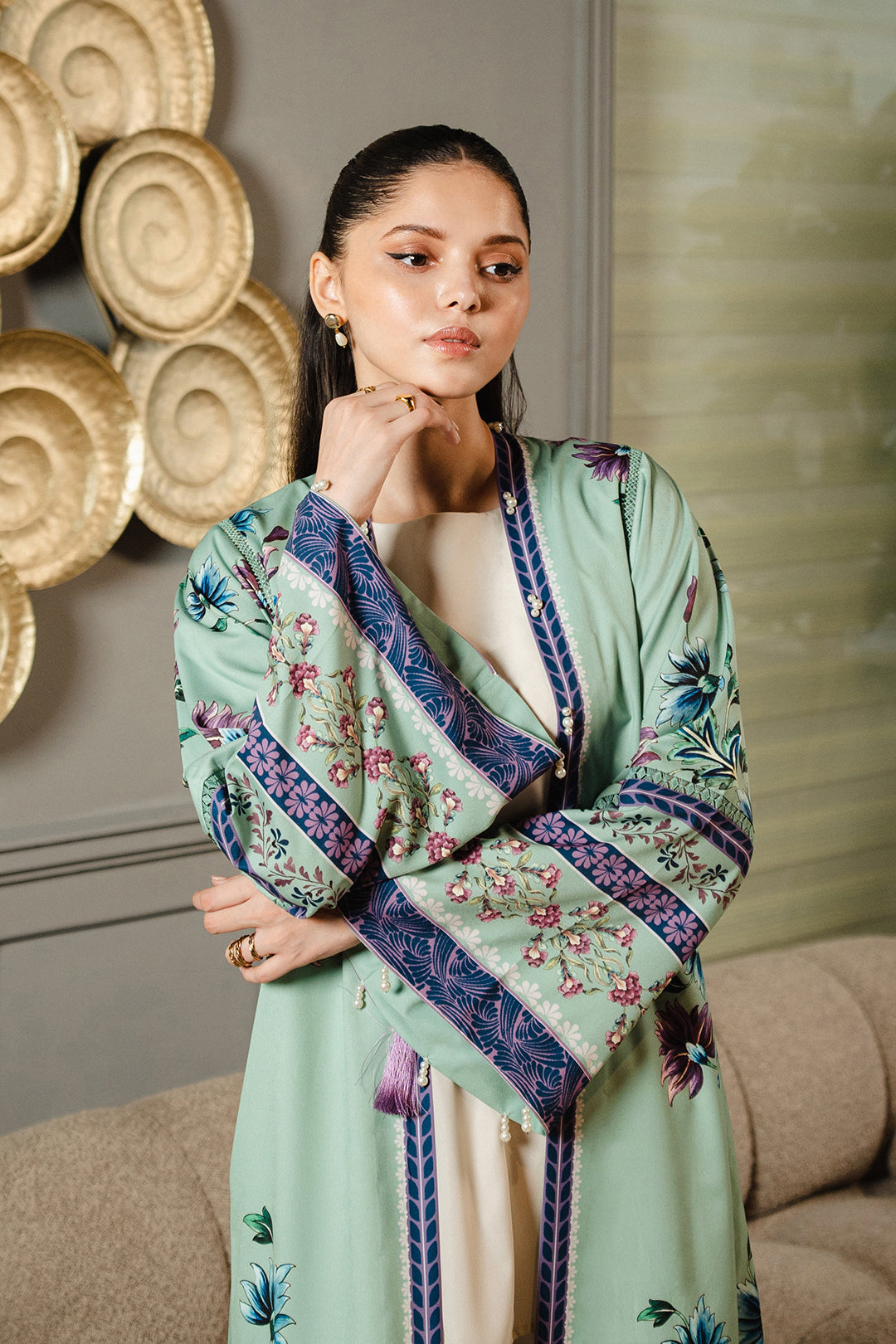 Budaal Shrug