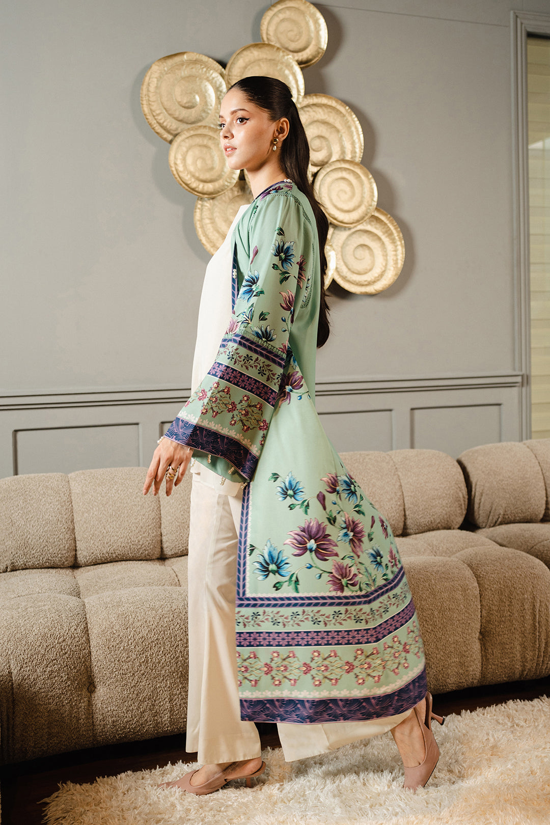 https://cdn.shopify.com/s/files/1/0611/8585/1568/files/W.FW24.194.T-4.jpg?v=1736334315