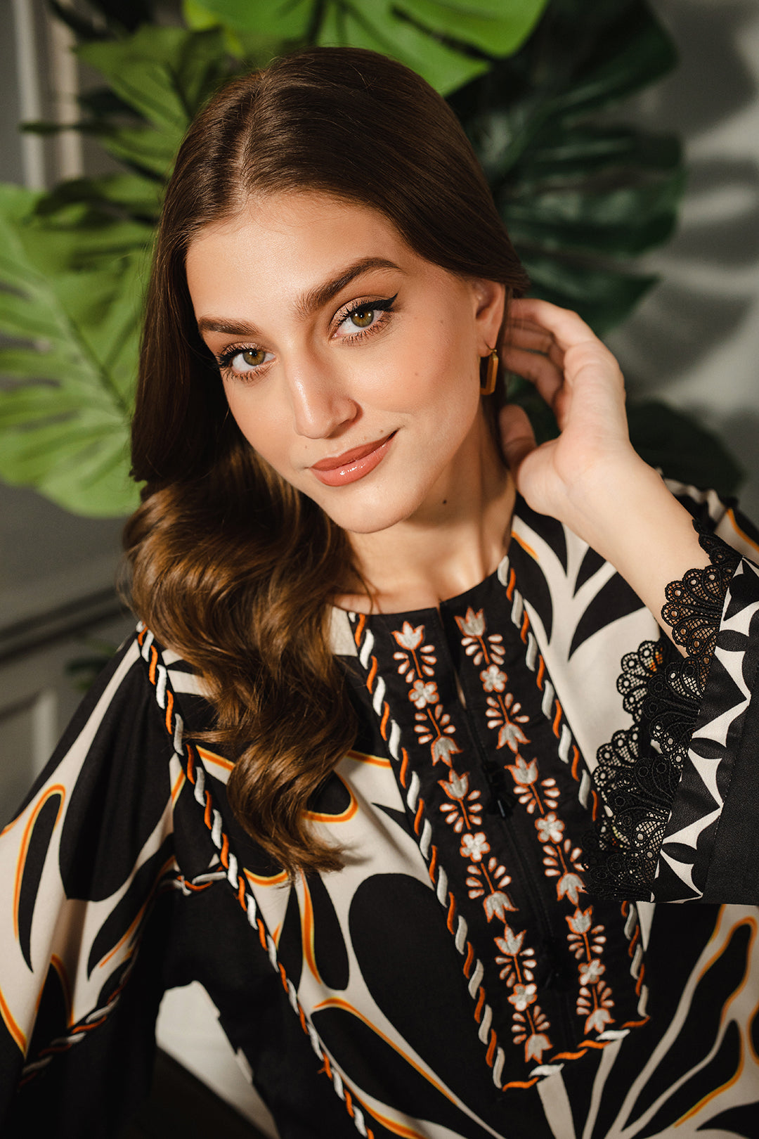 https://cdn.shopify.com/s/files/1/0611/8585/1568/files/W.FW24.198.T-2.jpg?v=1736334310