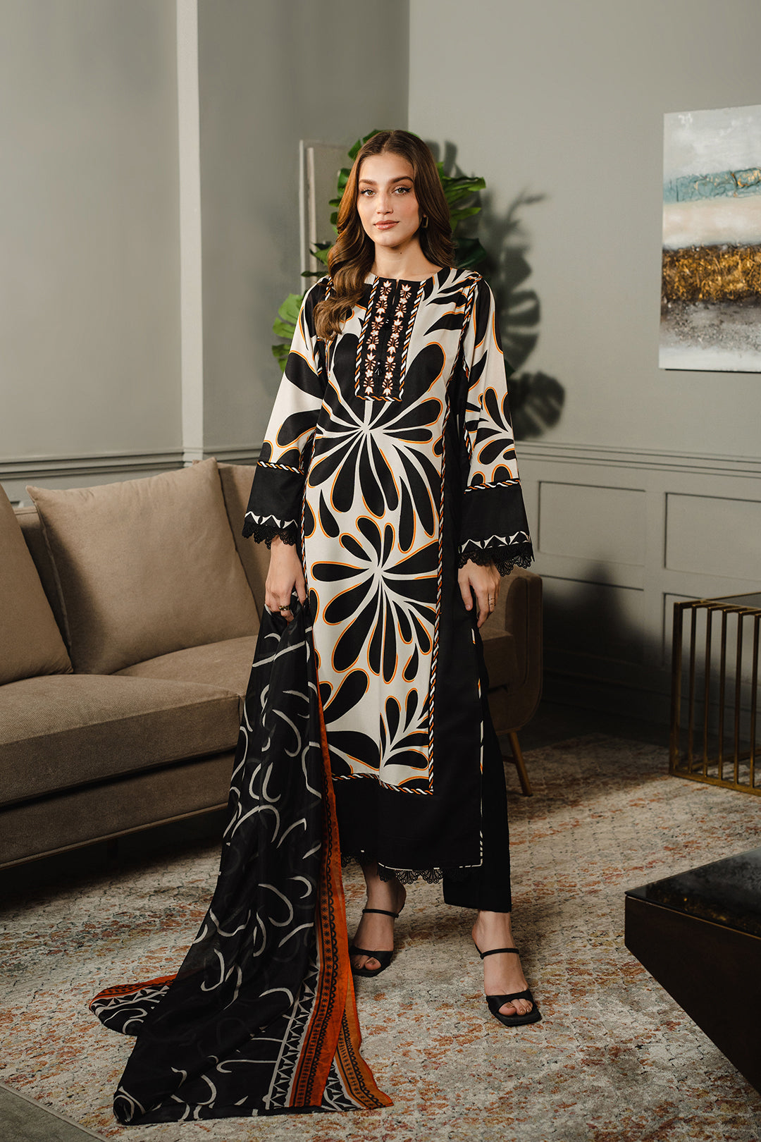 https://cdn.shopify.com/s/files/1/0611/8585/1568/files/W.FW24.205.T-3.jpg?v=1736334329