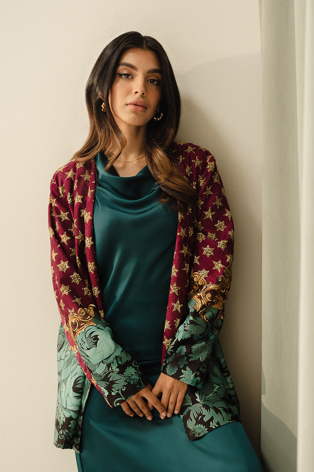 https://cdn.shopify.com/s/files/1/0611/8585/1568/files/W.FW24.217.T-2.jpg?v=1736334348