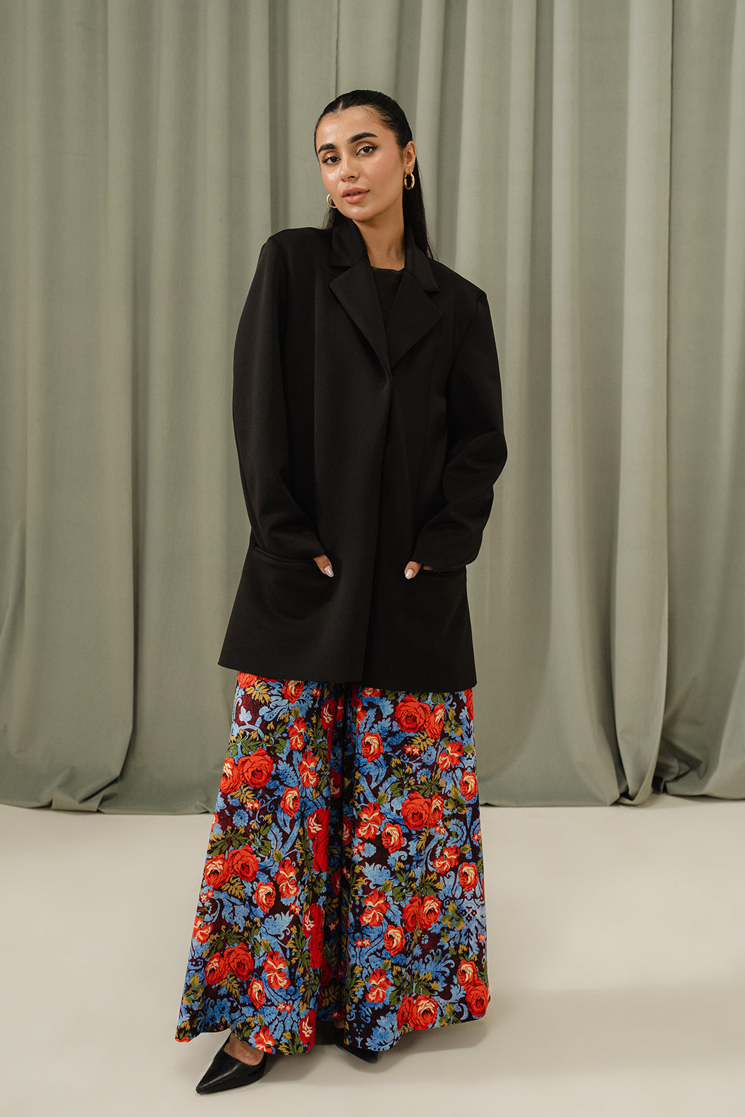 https://cdn.shopify.com/s/files/1/0611/8585/1568/files/W.FW24.227.T-1.jpg?v=1736334335