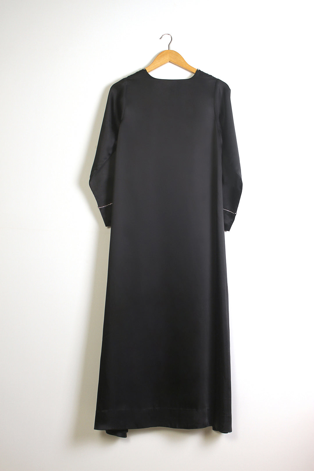 https://cdn.shopify.com/s/files/1/0611/8585/1568/files/W.FW24.246.T-2.jpg?v=1736334254