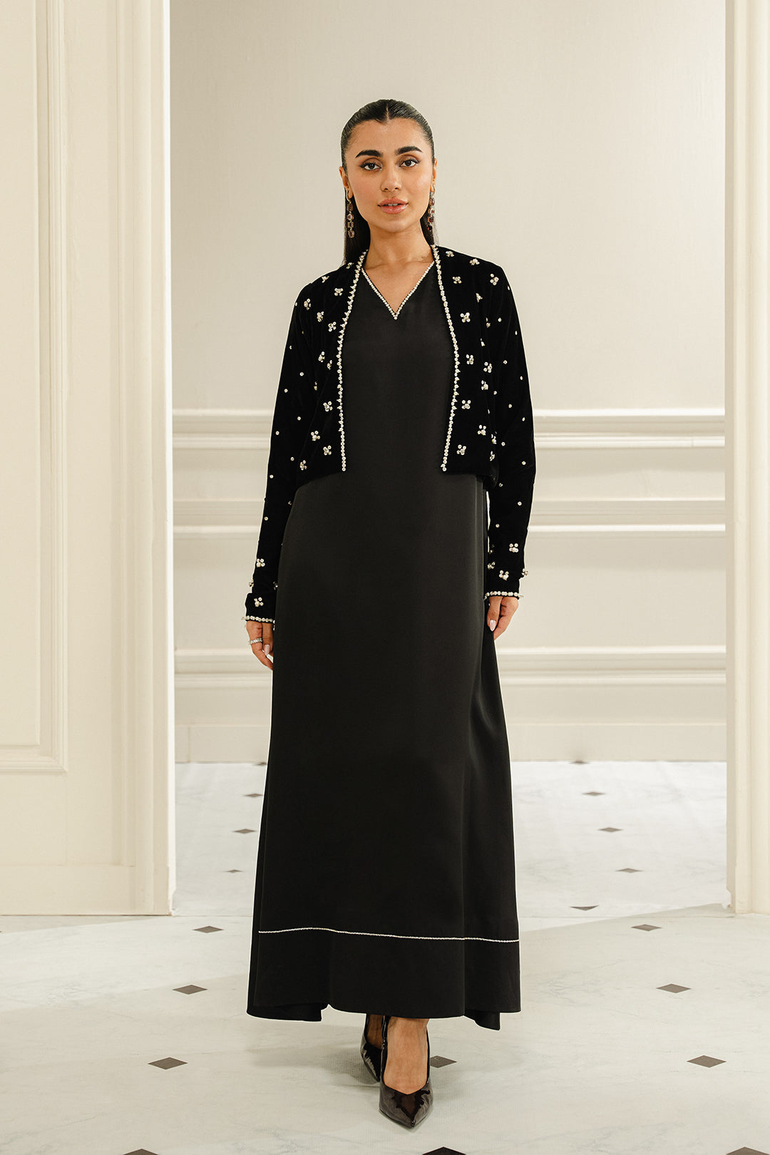 https://cdn.shopify.com/s/files/1/0611/8585/1568/files/W.FW24.259.T-2.jpg?v=1736336952