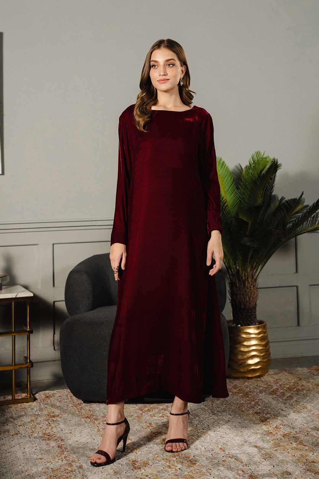 https://cdn.shopify.com/s/files/1/0611/8585/1568/files/W.FW24.262.T-1.jpg?v=1736334308