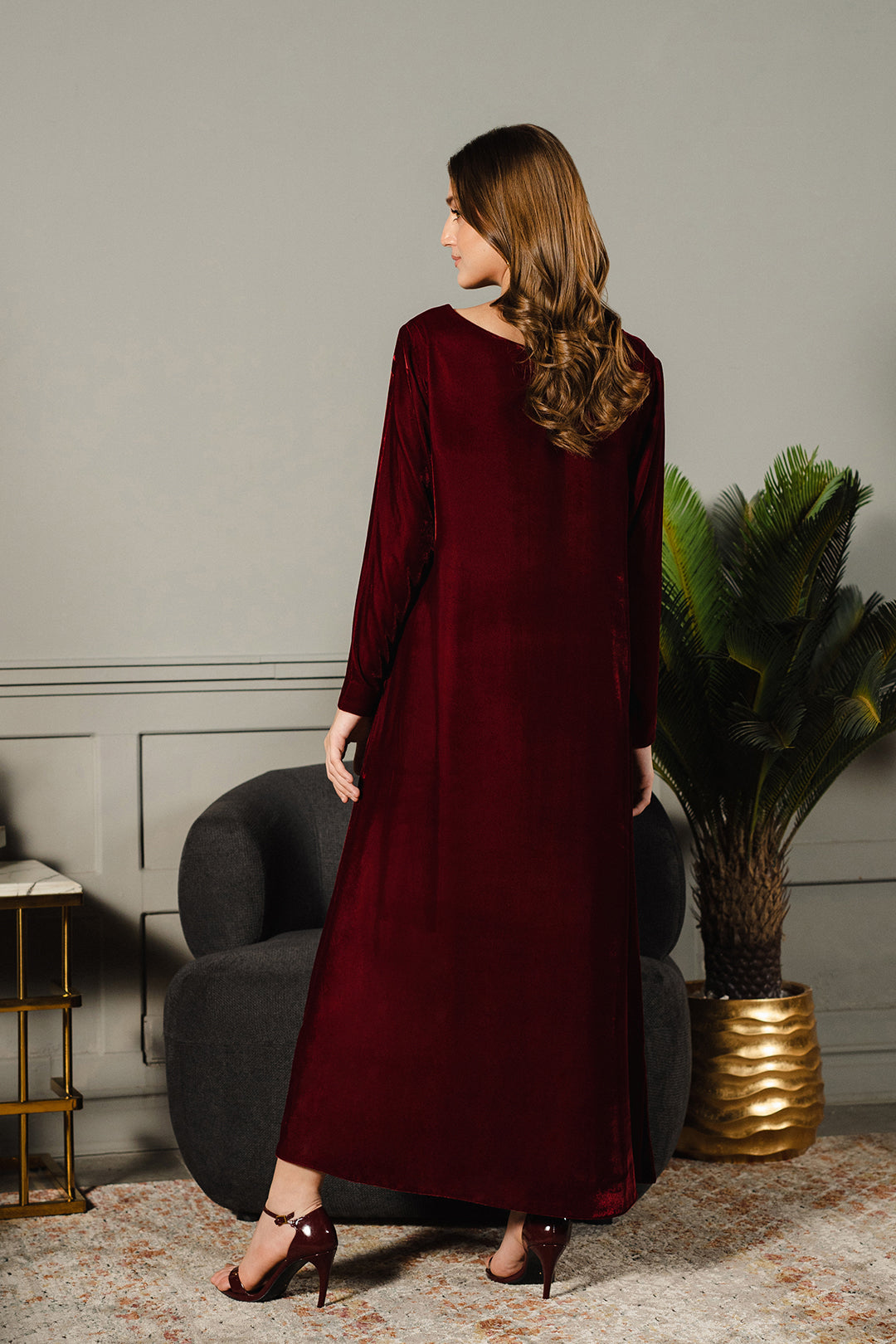 https://cdn.shopify.com/s/files/1/0611/8585/1568/files/W.FW24.262.T-4.jpg?v=1736334308