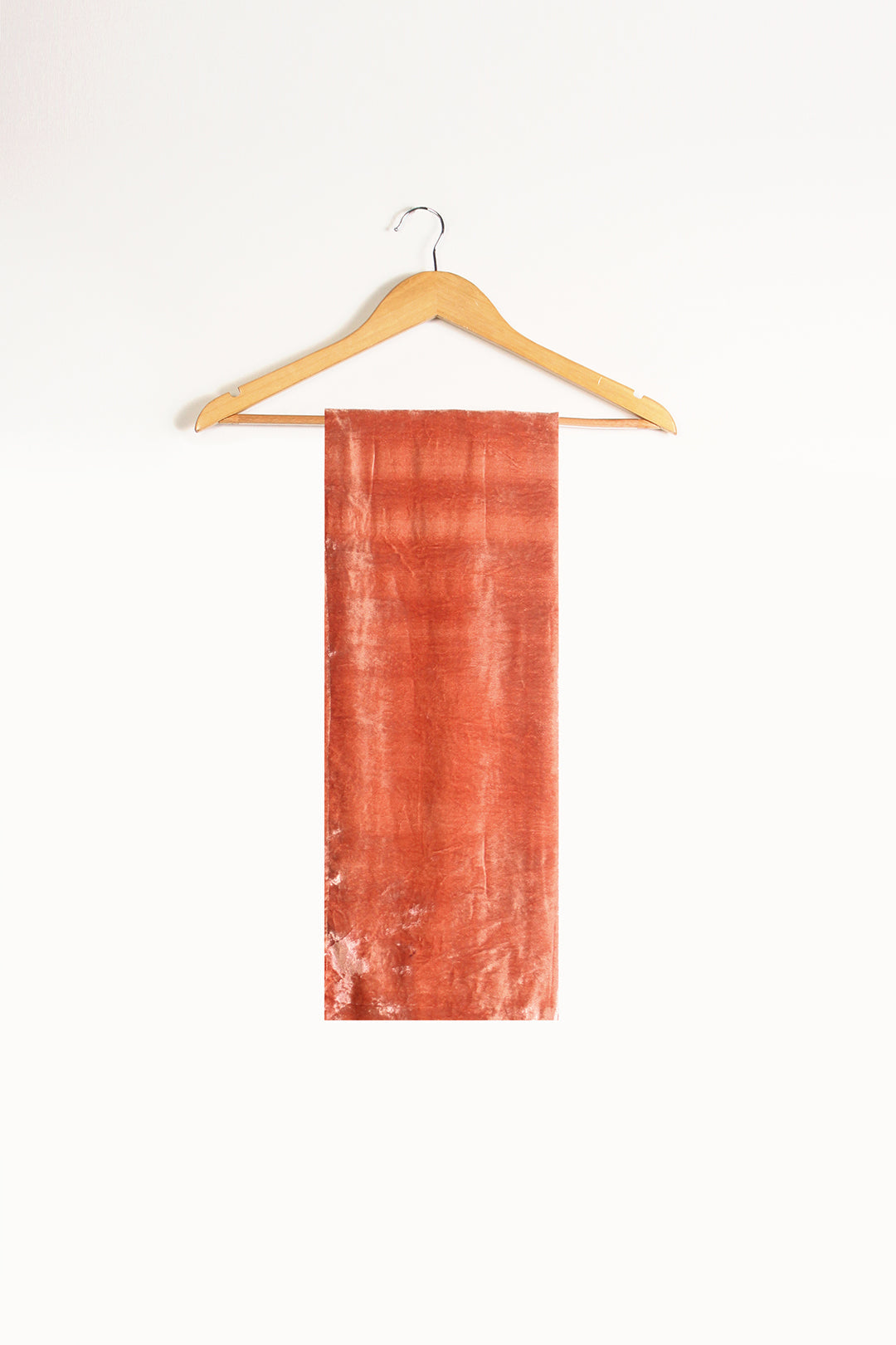 https://cdn.shopify.com/s/files/1/0611/8585/1568/files/W.FW24.263.T-1.jpg?v=1736334291