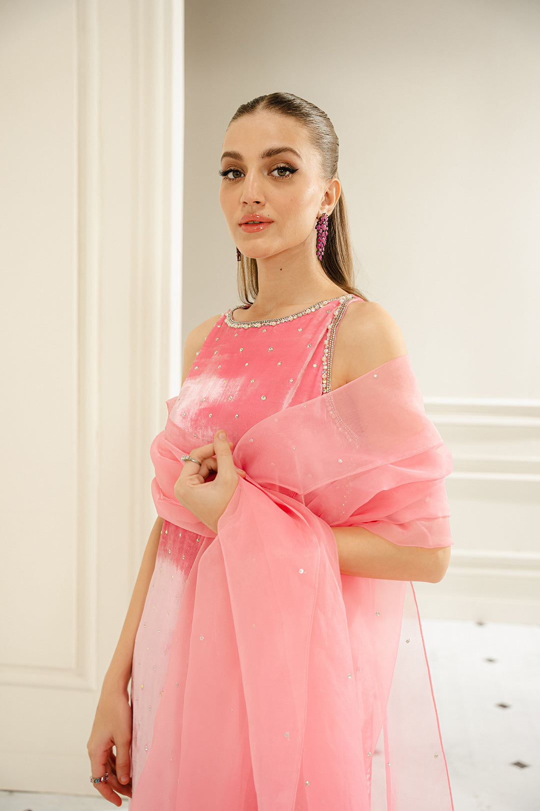https://cdn.shopify.com/s/files/1/0611/8585/1568/files/W.FW24.268.T-3.jpg?v=1736334287