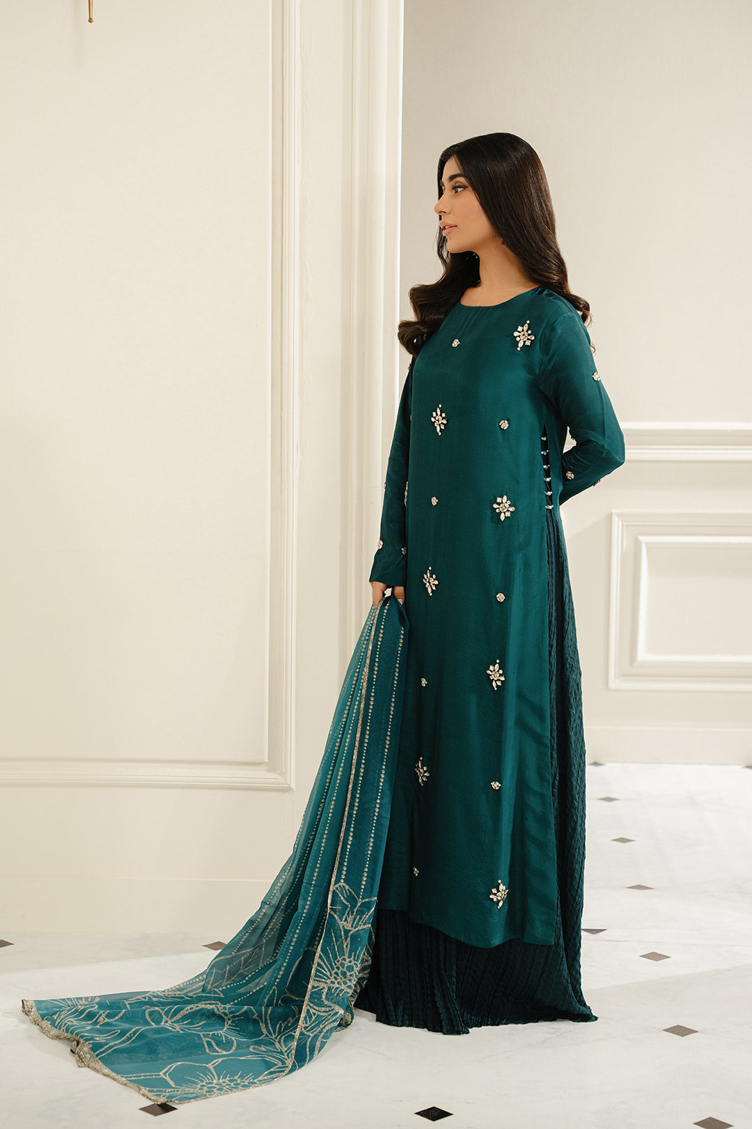 https://cdn.shopify.com/s/files/1/0611/8585/1568/files/W.FW24.274.T-3.jpg?v=1736334283