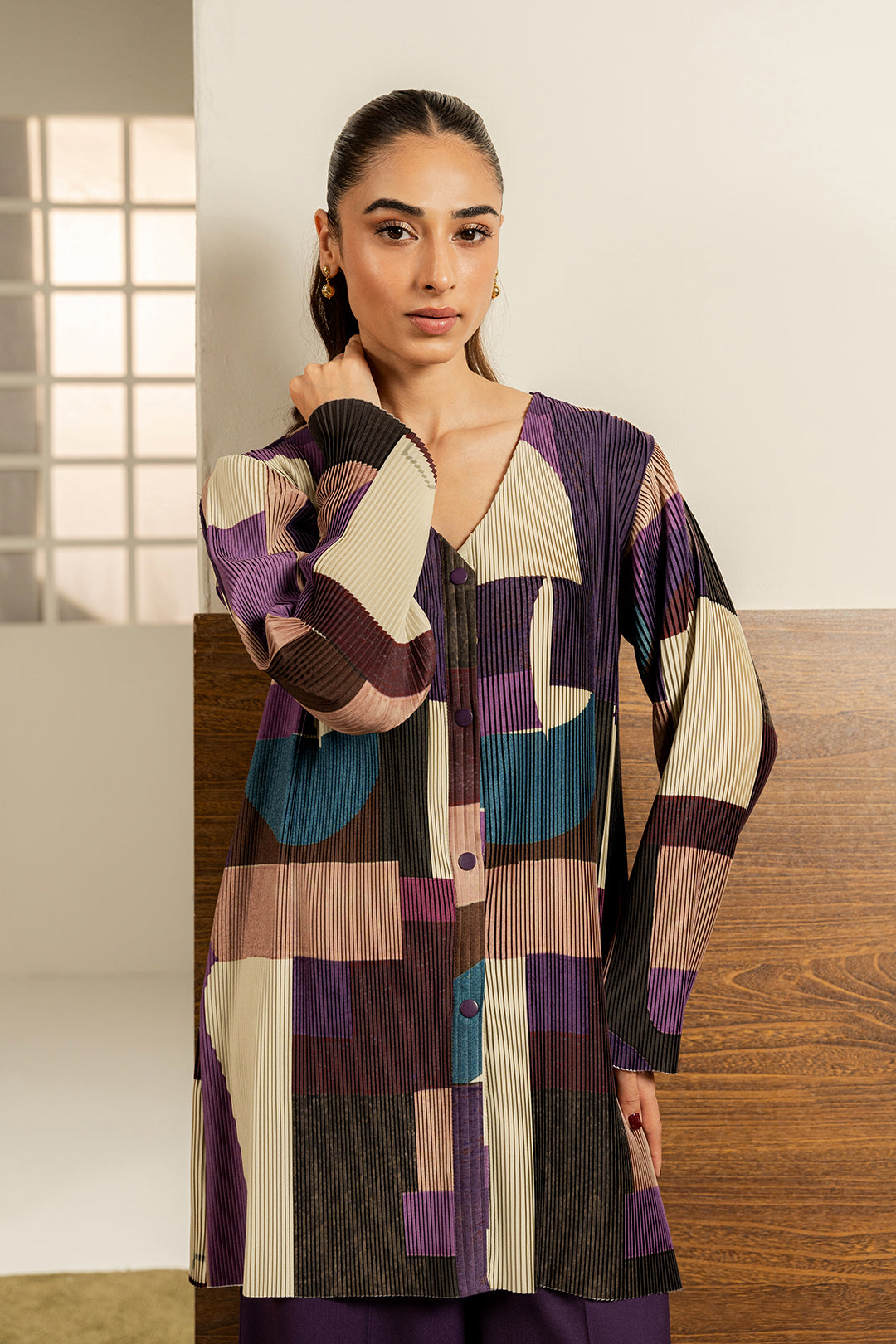 https://cdn.shopify.com/s/files/1/0611/8585/1568/files/W.FW24.287.T-2.jpg?v=1736334293
