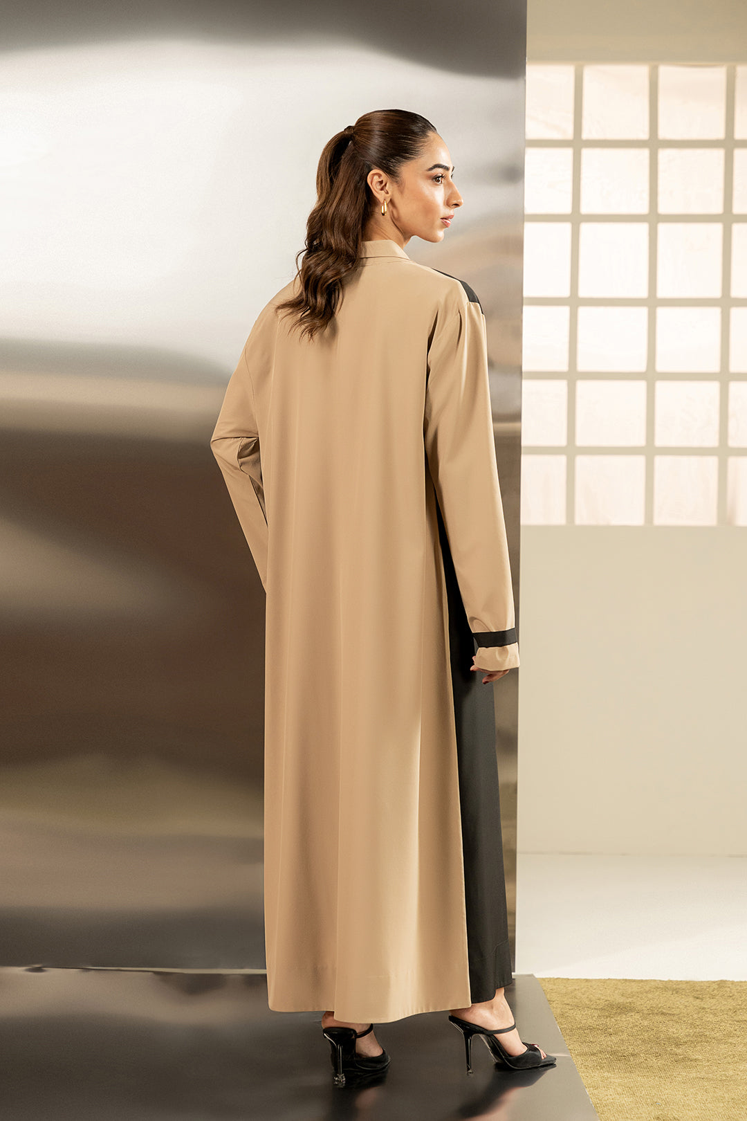 https://cdn.shopify.com/s/files/1/0611/8585/1568/files/W.FW24.293.T-4.jpg?v=1736334294