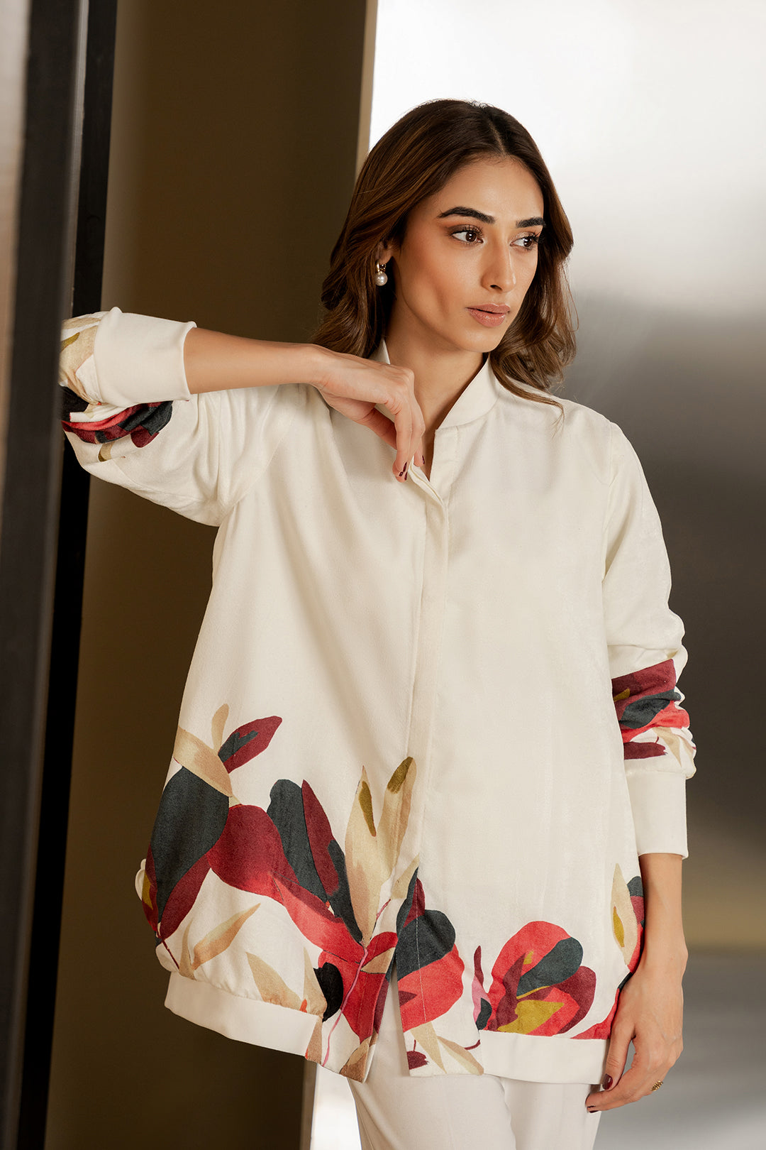 https://cdn.shopify.com/s/files/1/0611/8585/1568/files/W.FW24.298.T-2.jpg?v=1736334292