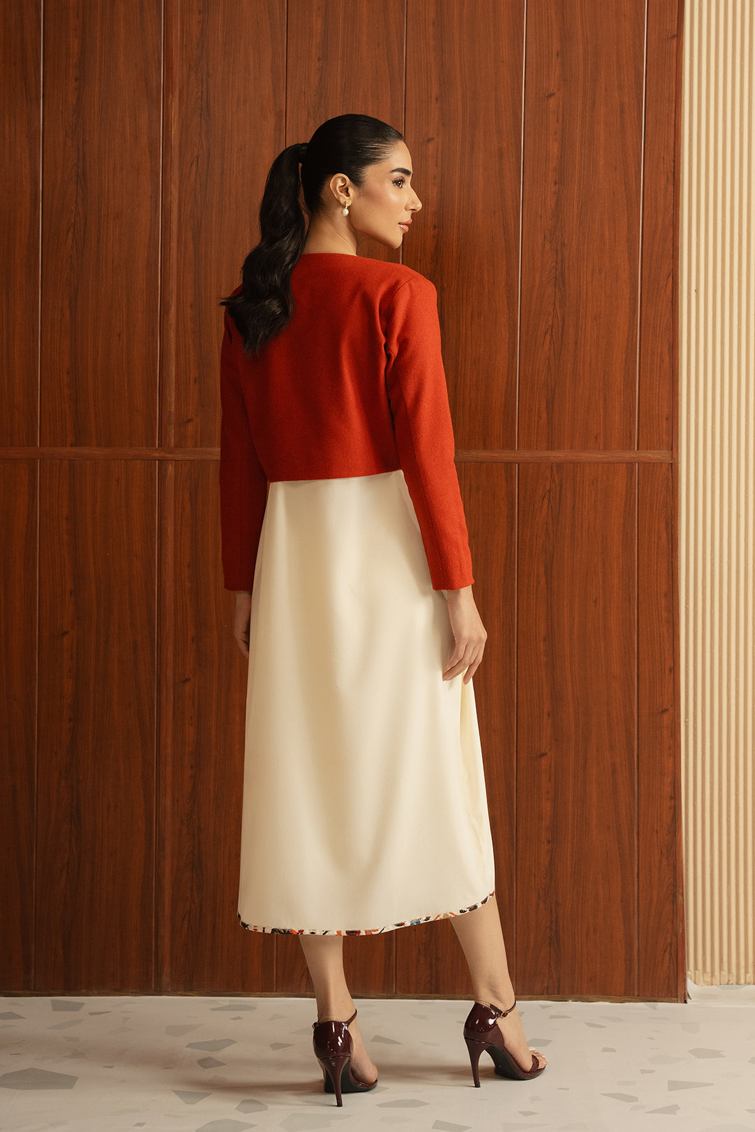https://cdn.shopify.com/s/files/1/0611/8585/1568/files/W.FW24.302.T-4.jpg?v=1736334244