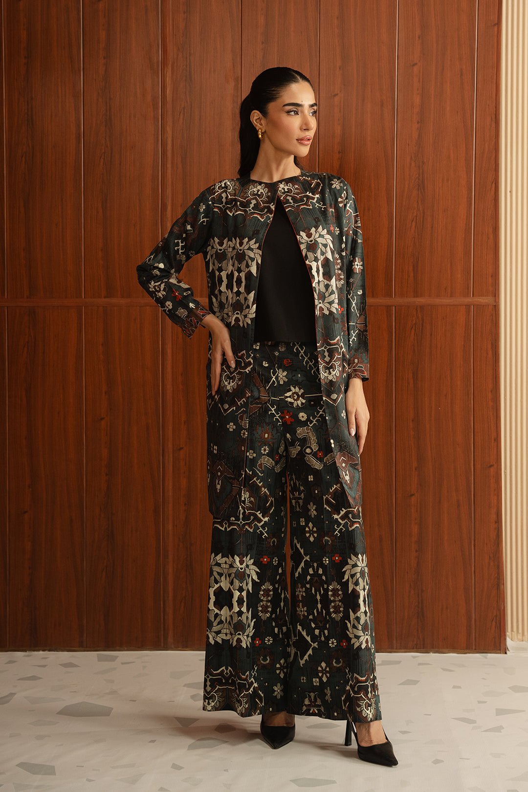 https://cdn.shopify.com/s/files/1/0611/8585/1568/files/W.FW24.312.T-1.jpg?v=1736334232