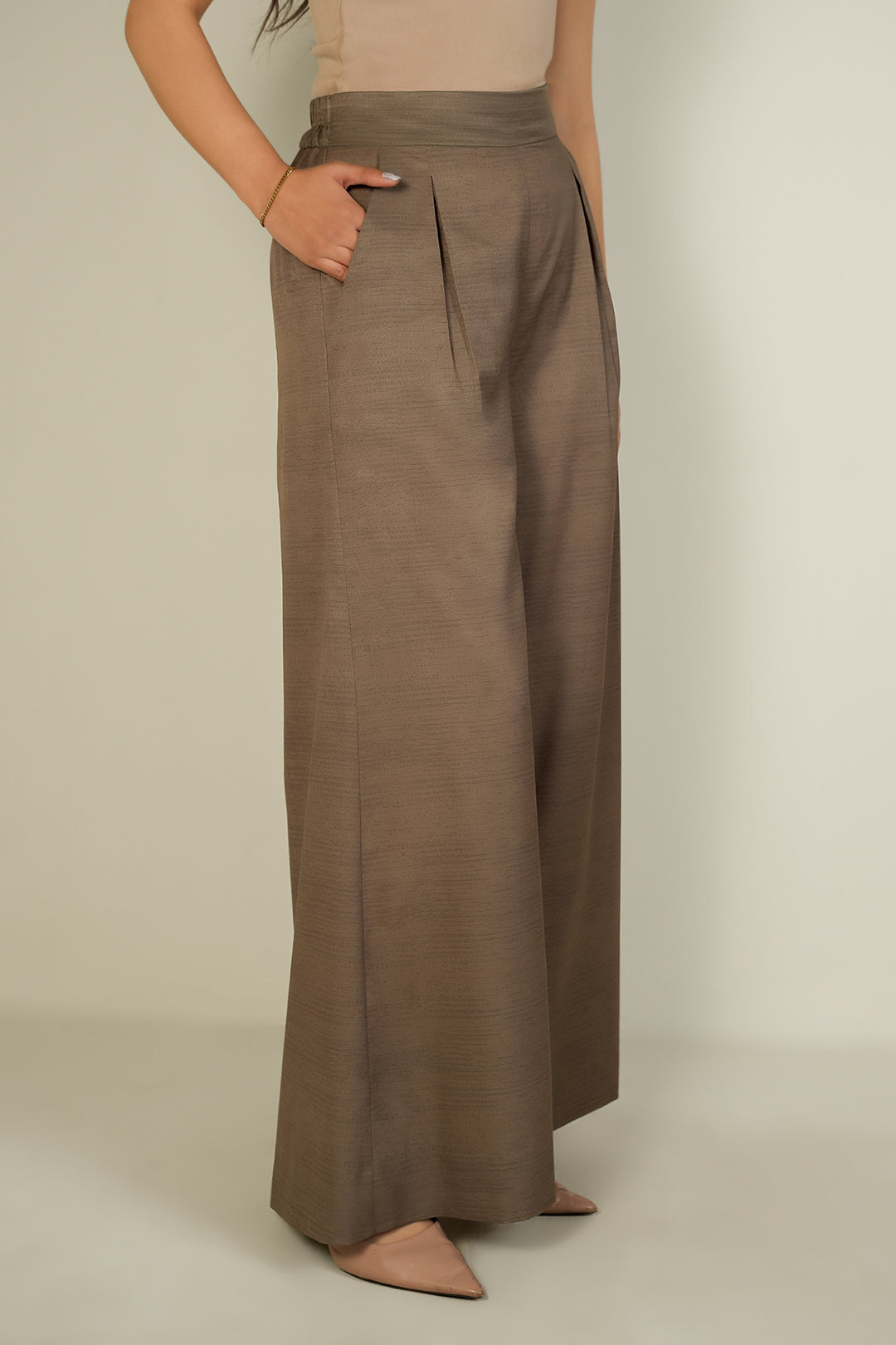 https://cdn.shopify.com/s/files/1/0611/8585/1568/files/W.FW24.313.P-2.jpg?v=1736334249